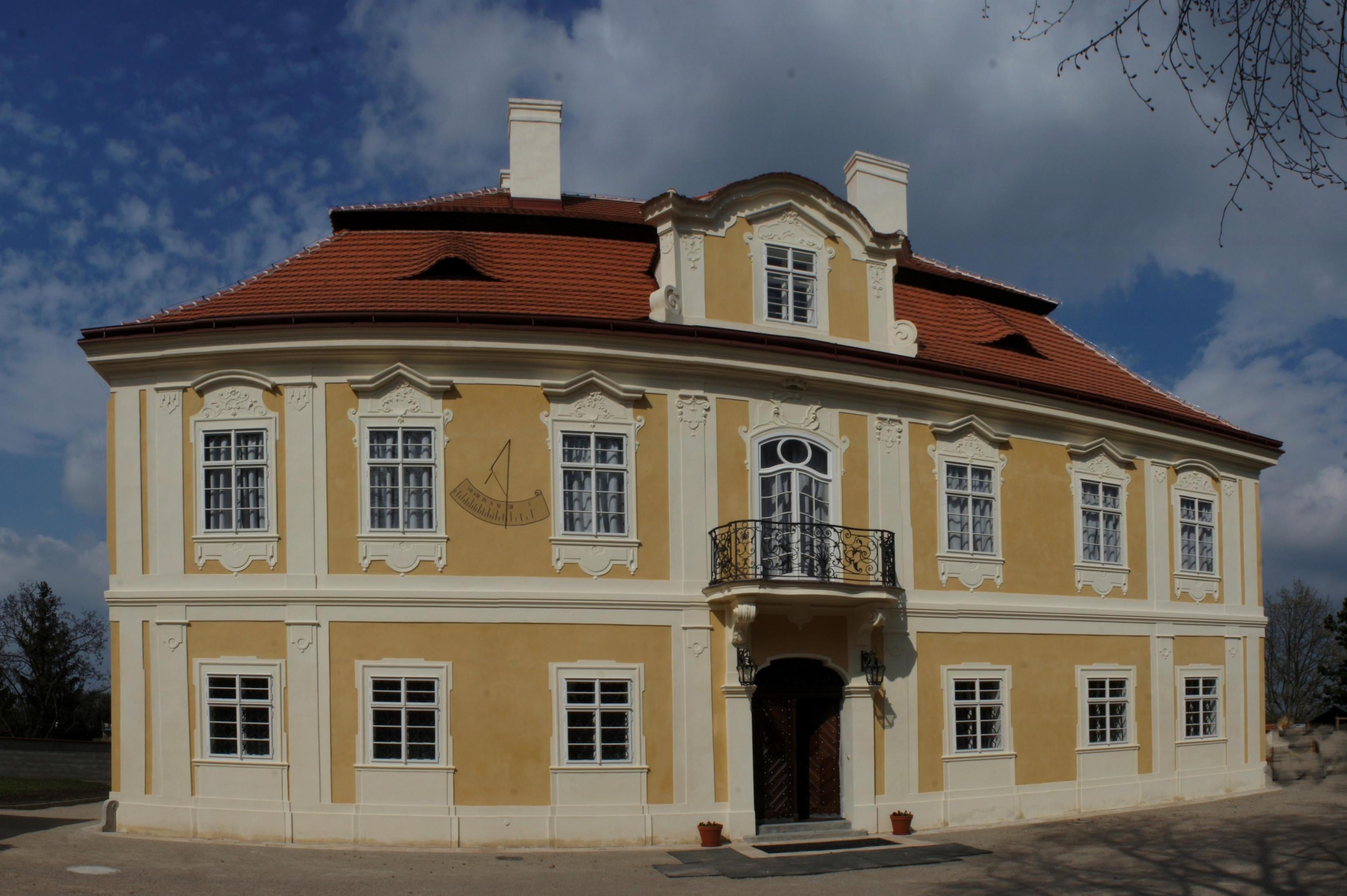 Památník národního útlaku a odboje Panenské Břežany foto 2
