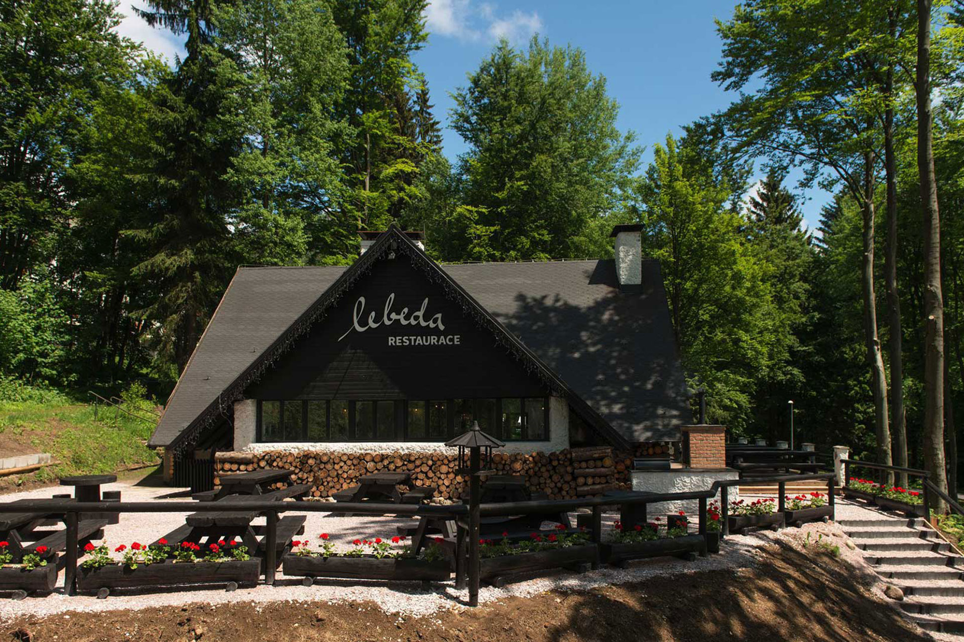 Restaurace Lebeda