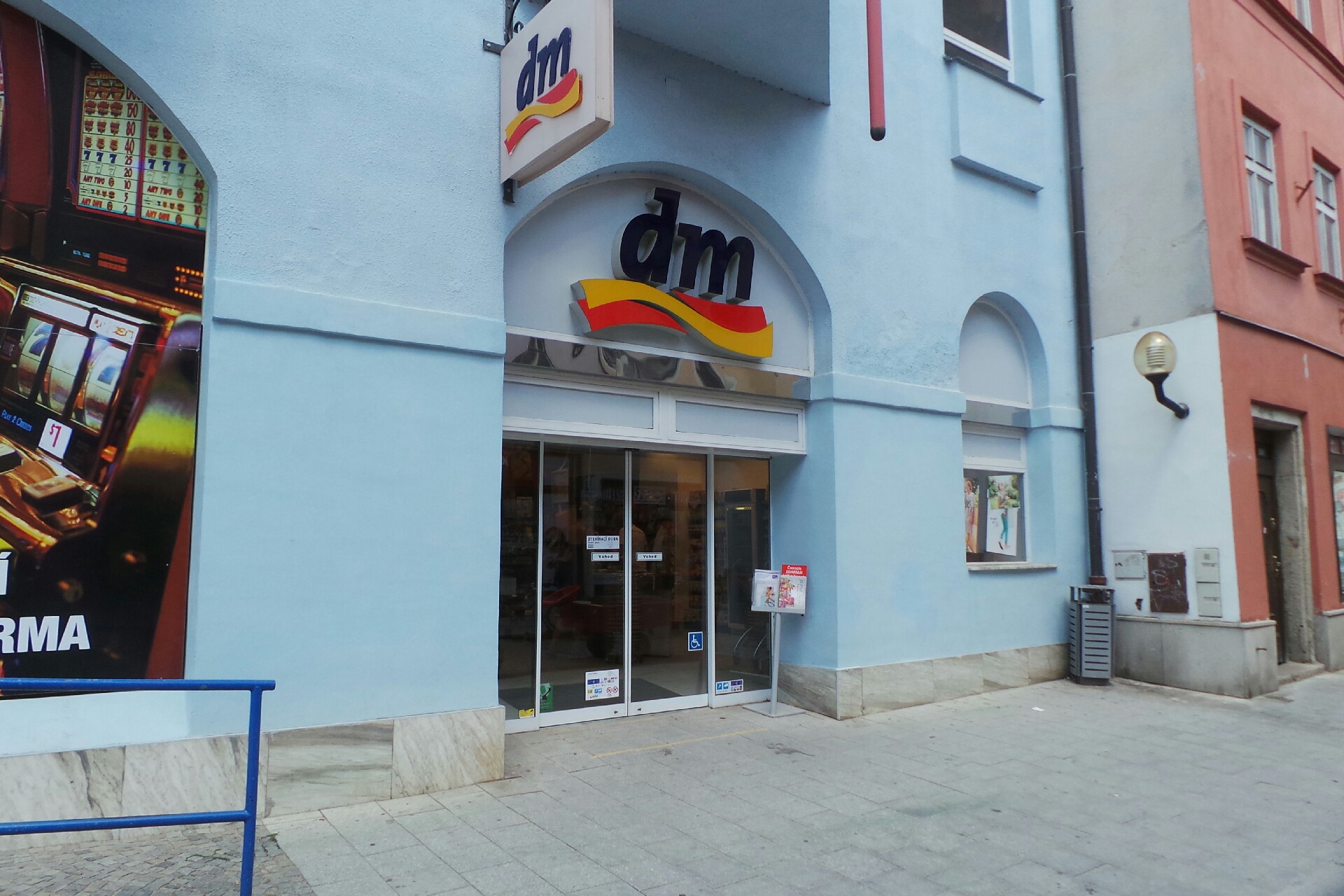 dm drogerie markt s.r.o. foto 1
