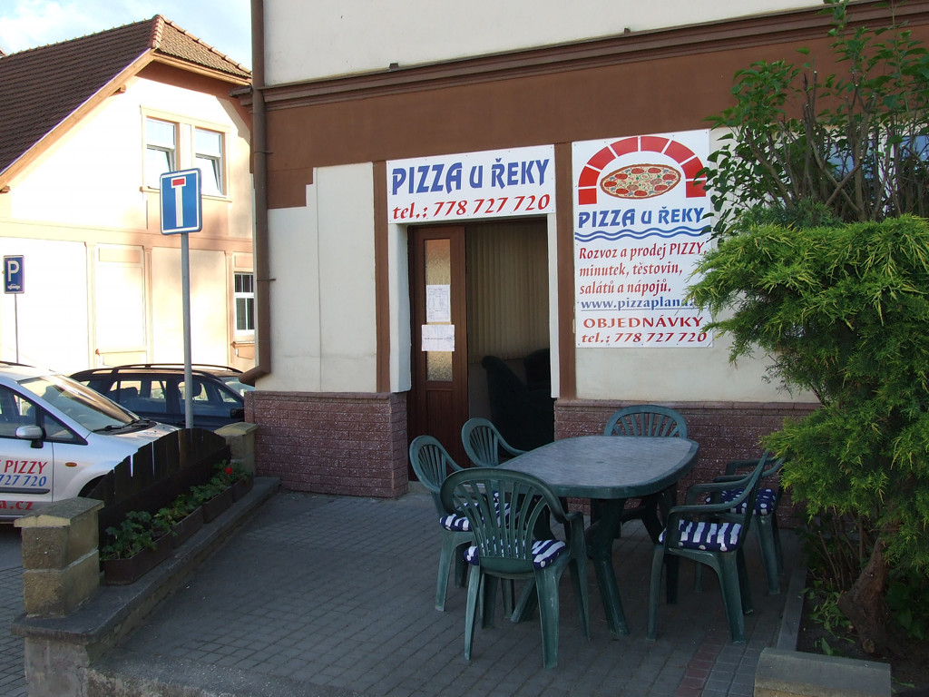 Pizza u řeky foto 4