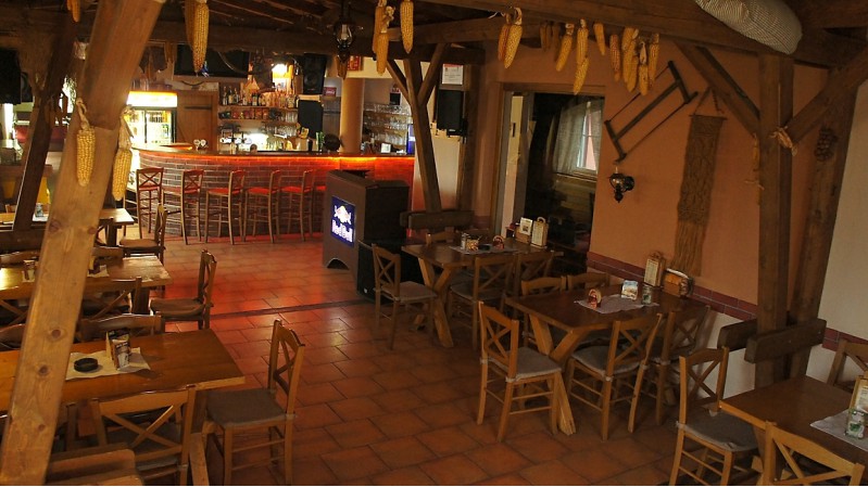 Bowling - Kavárna - Herna Tvrdonice foto 4