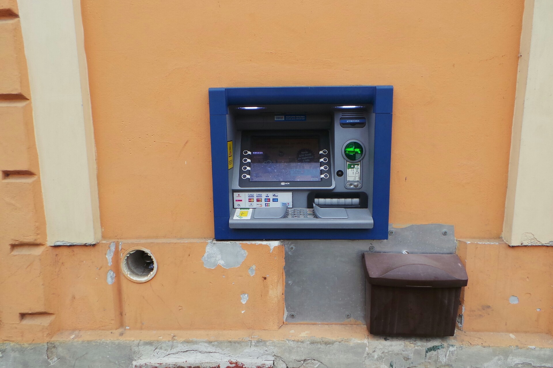 Bankomat České spořitelny foto 2