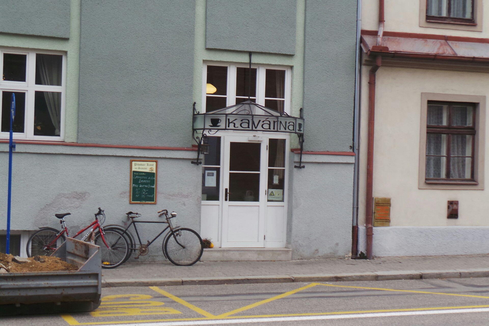 Před pikolou za pikolou foto 1