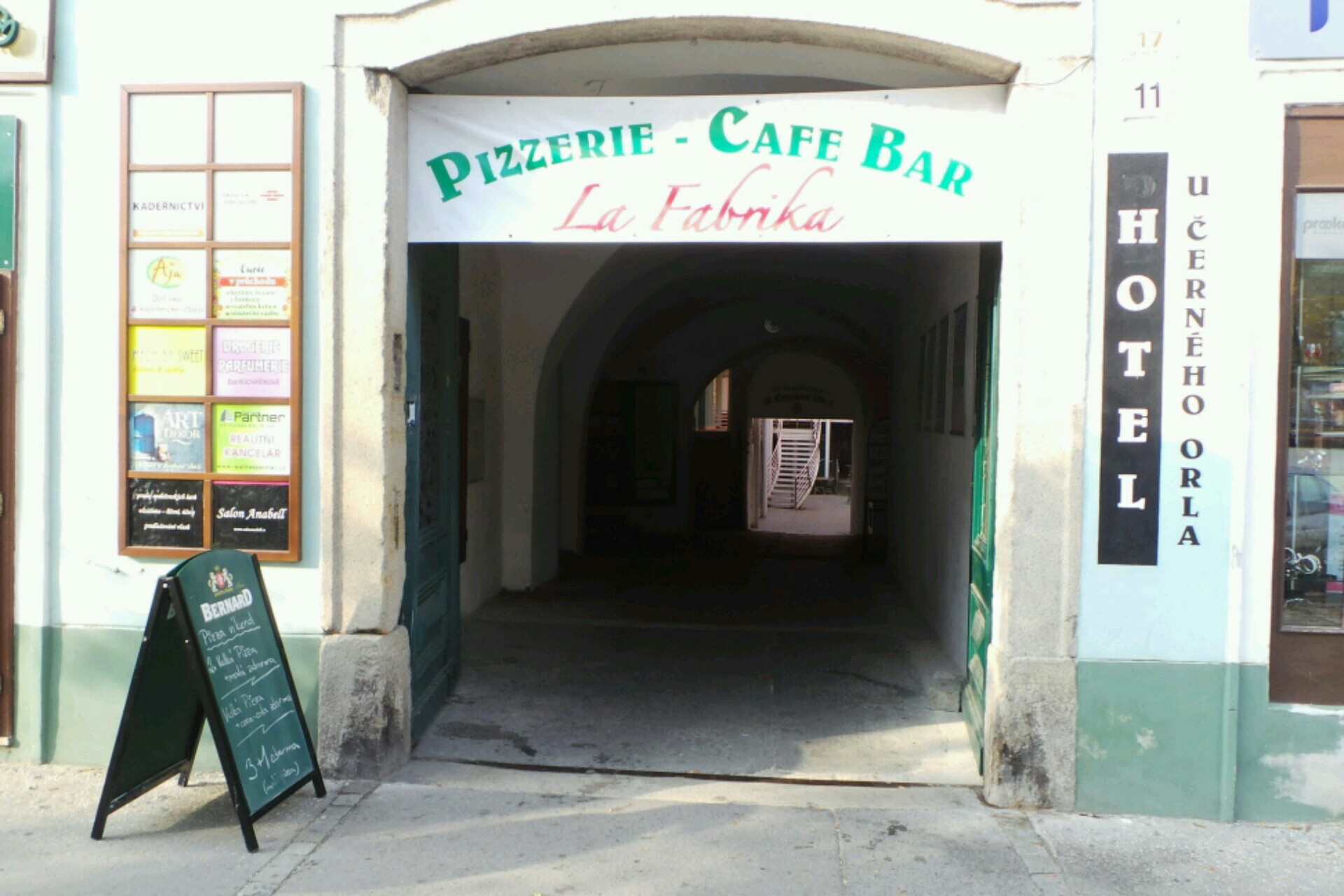 Pizzerie La Fabrika foto 1