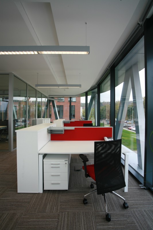 ErgoOffice - truhlářství zakázková výroba nábytku a paravánových systému foto 3