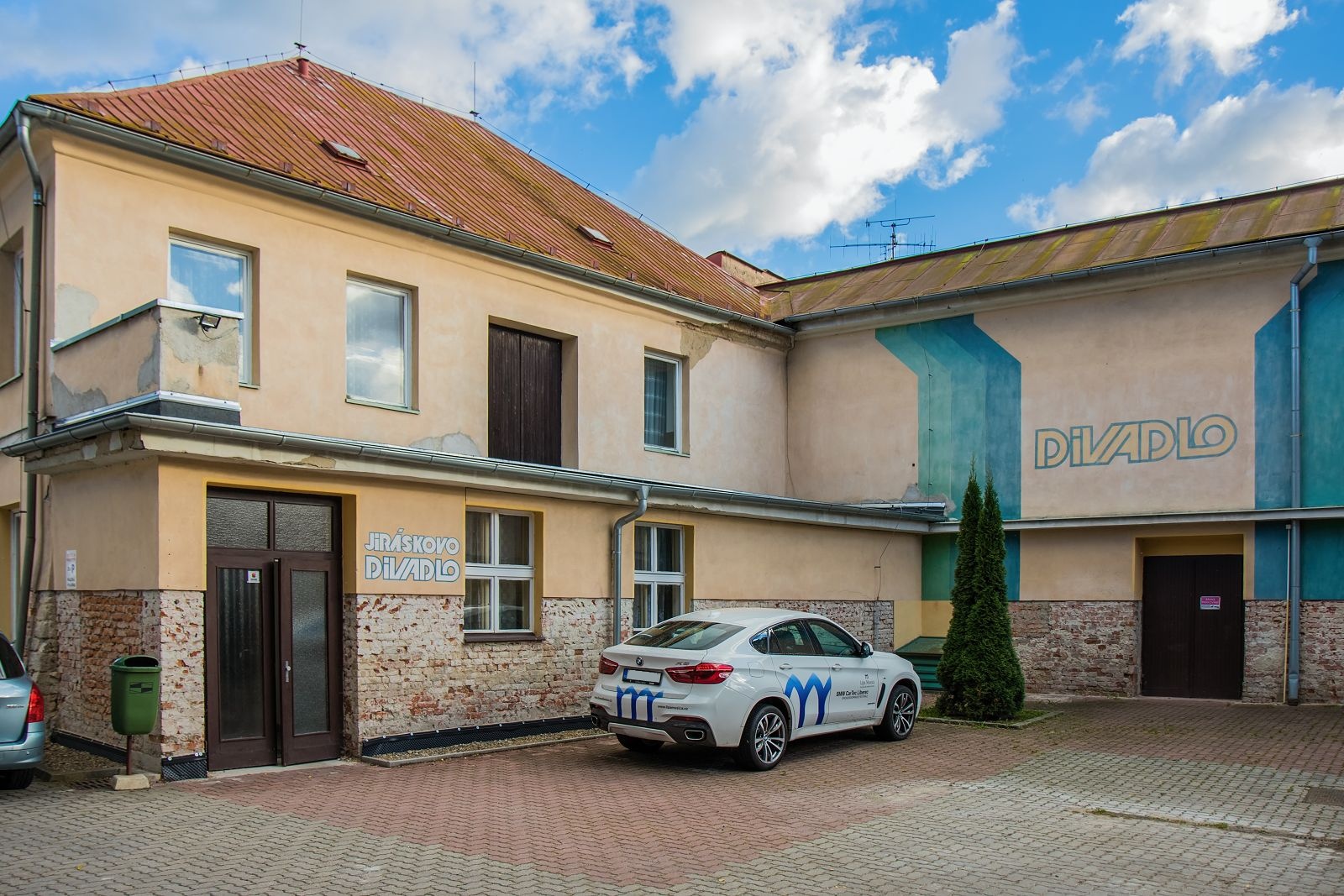 Jiráskovo divadlo foto 2