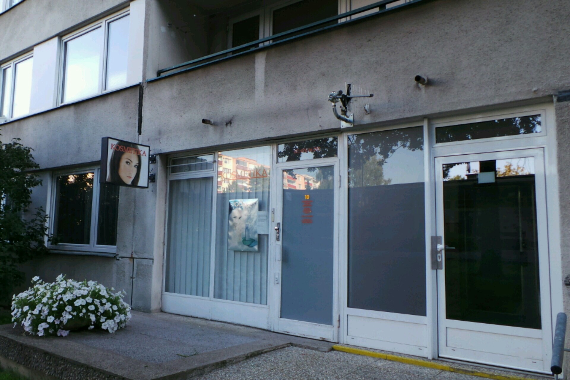 Studio 10