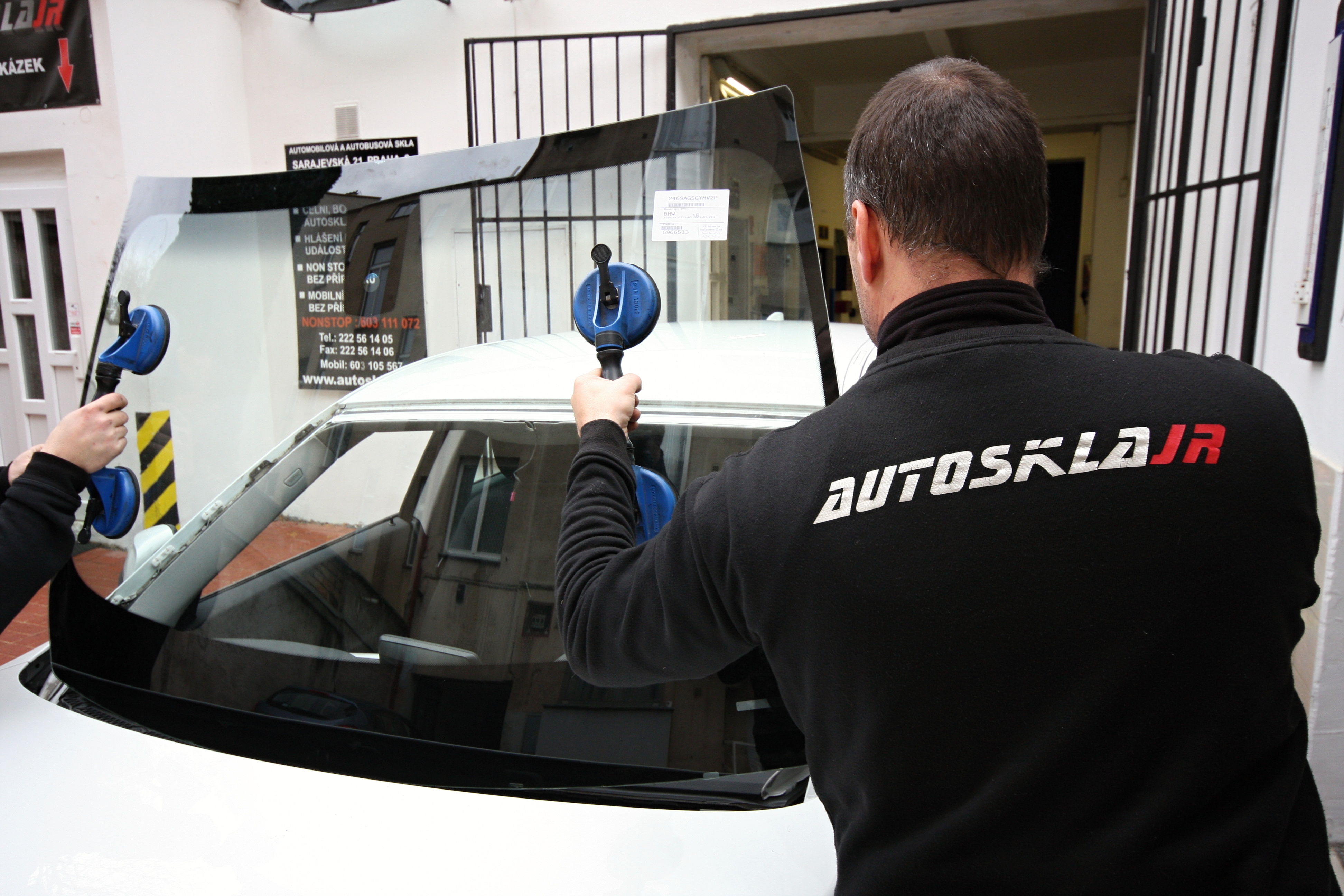 Autoskla JR - autosklo Praha foto 2