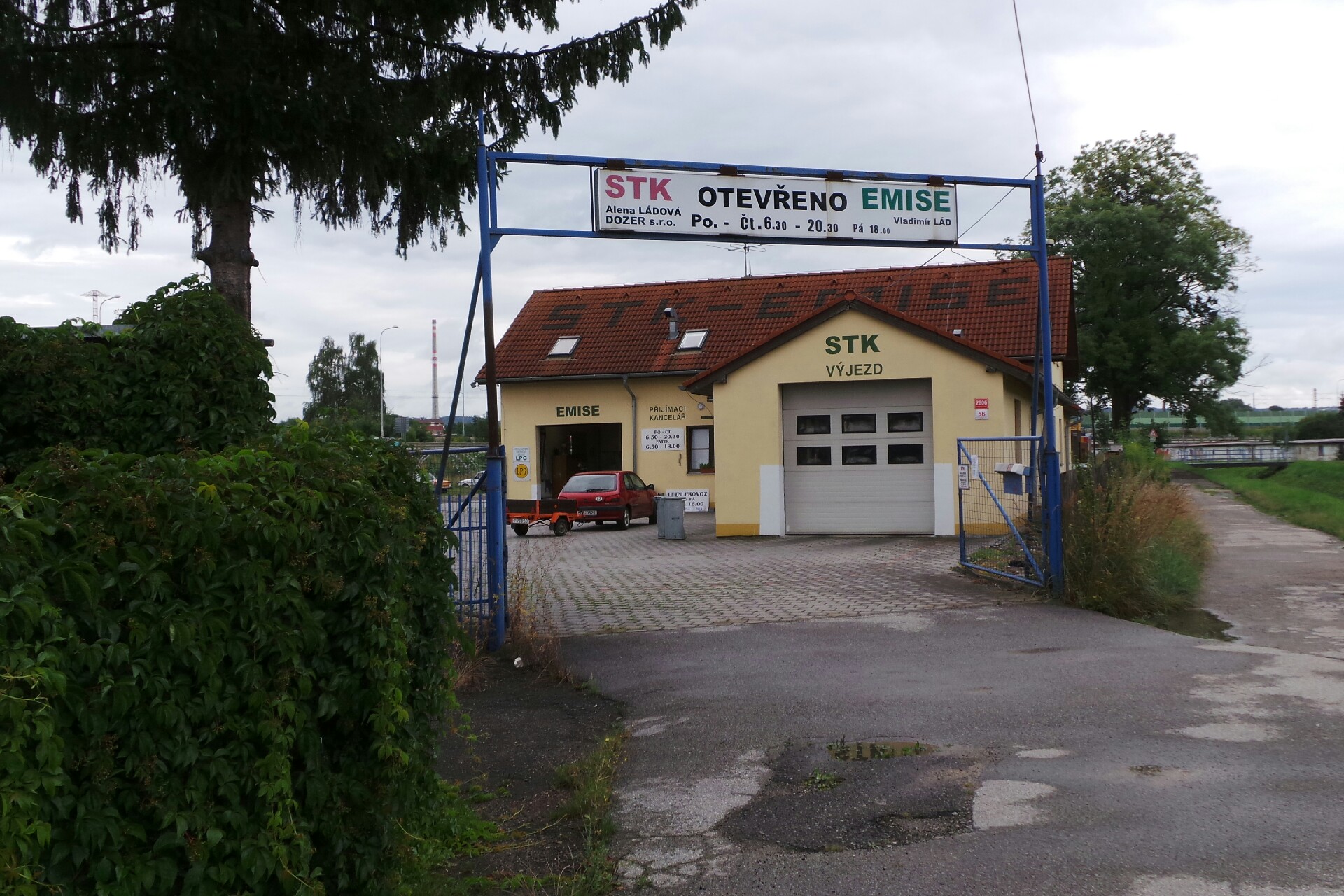 Alena Ládová - DOZER, s.r.o.