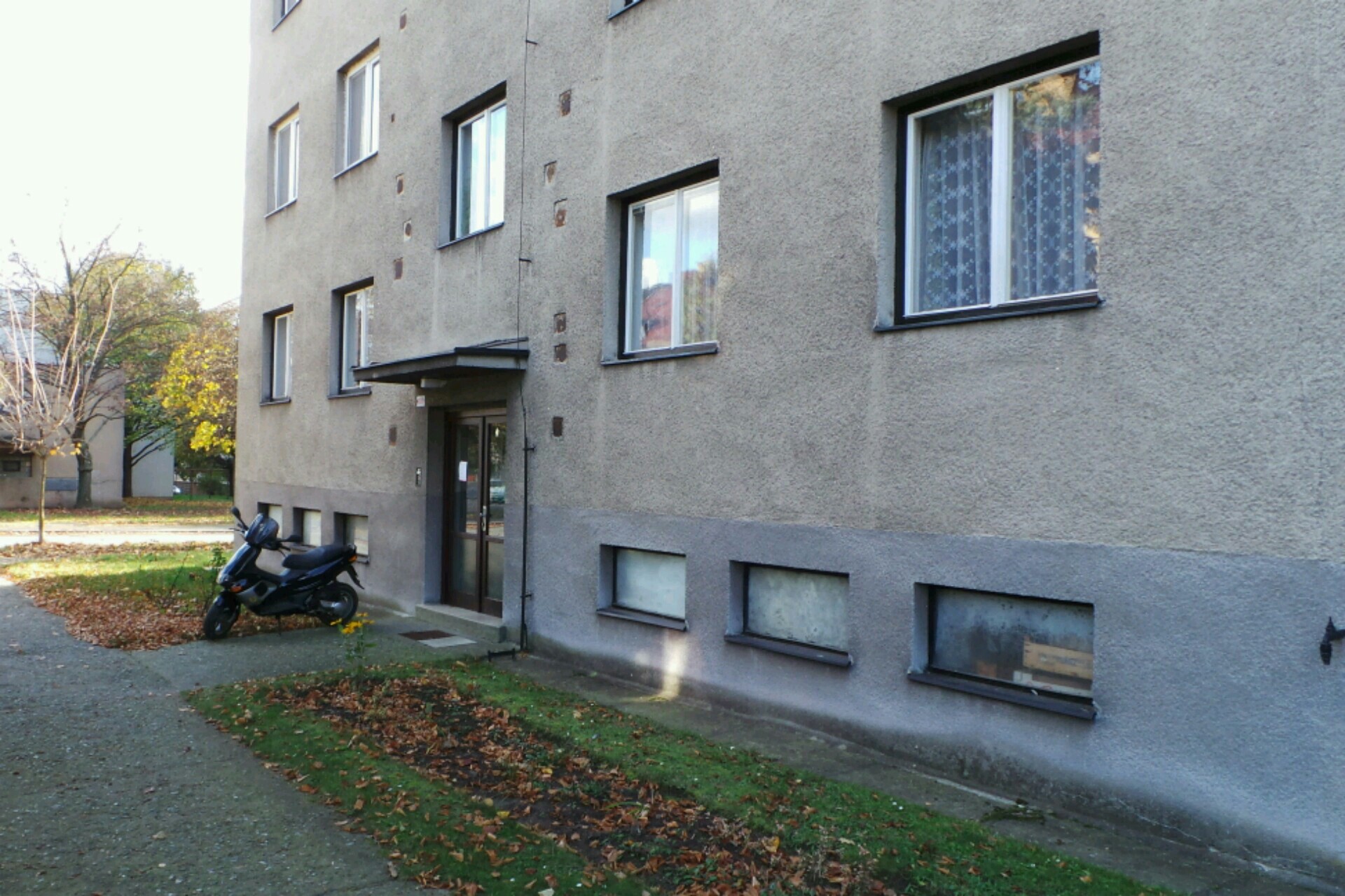 LAMINÁTOVÁ VÝROBA, s.r.o.