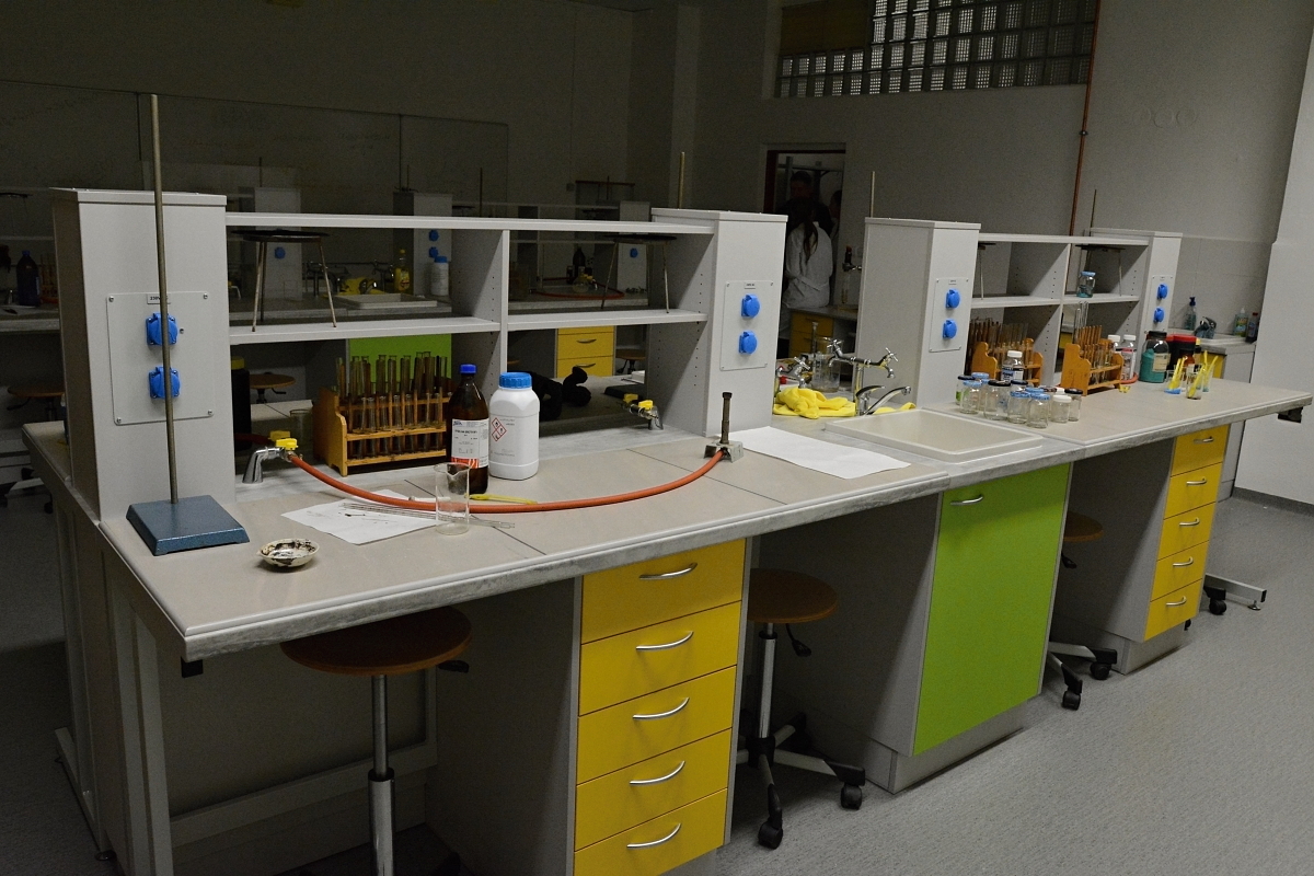 Gymnázium Mikuláše Koperníka, Bílovec foto 2