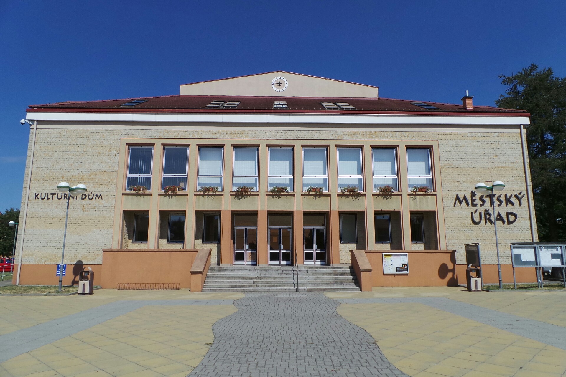 MÚ Dubňany - Odbor správy majetku a investic