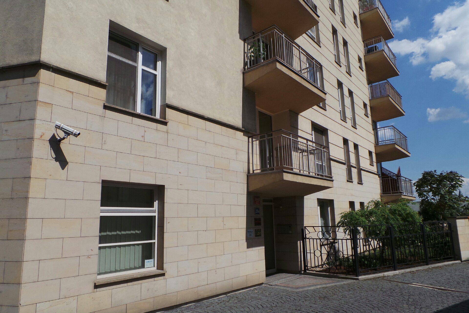 UNIVERSAL OCEL spol. s r.o.