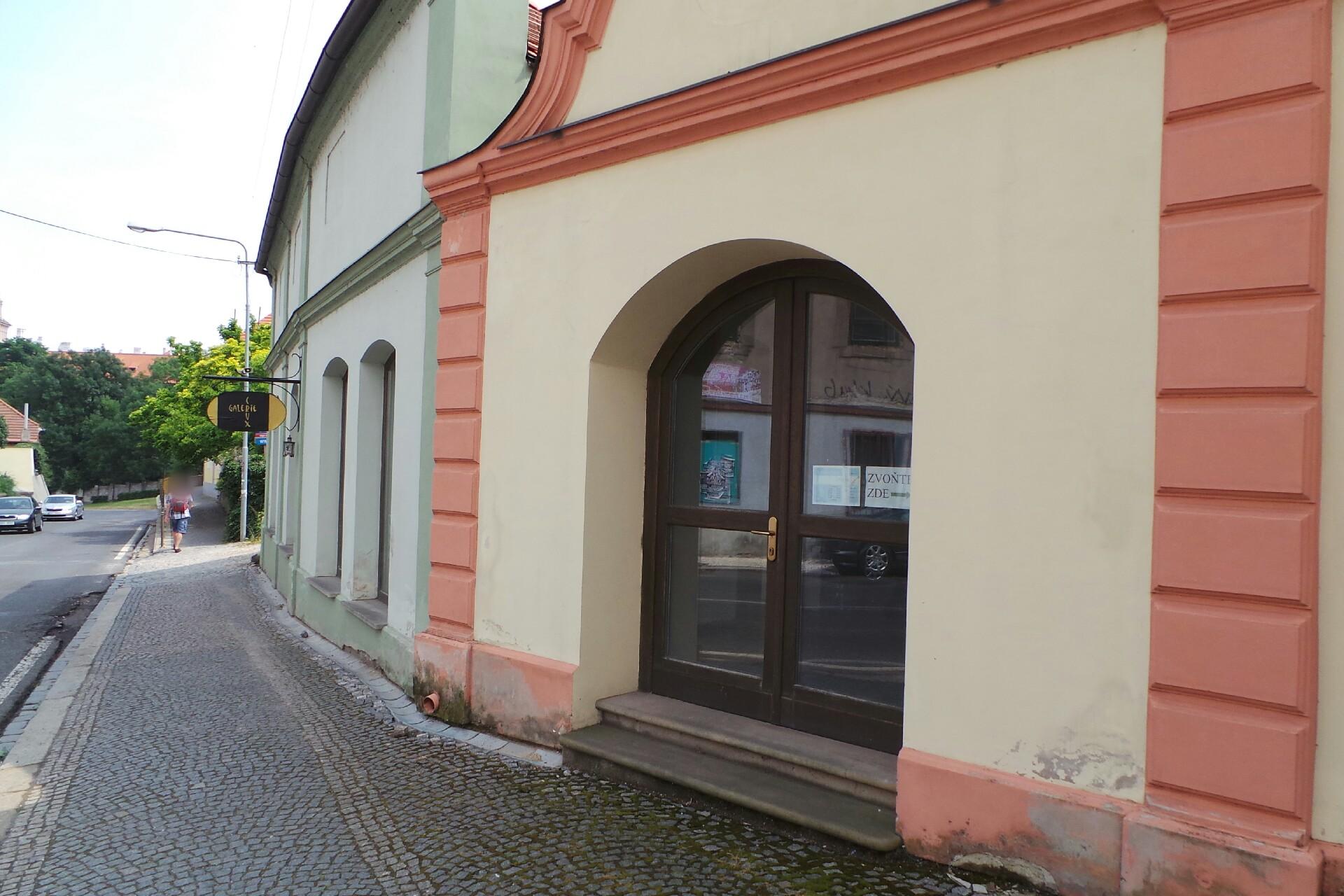 Galerie Crux, s.r.o.