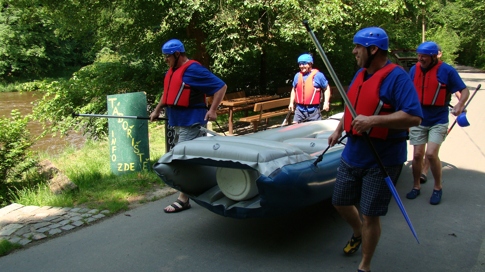 Půjčovna lodí a raftů V-servis foto 4