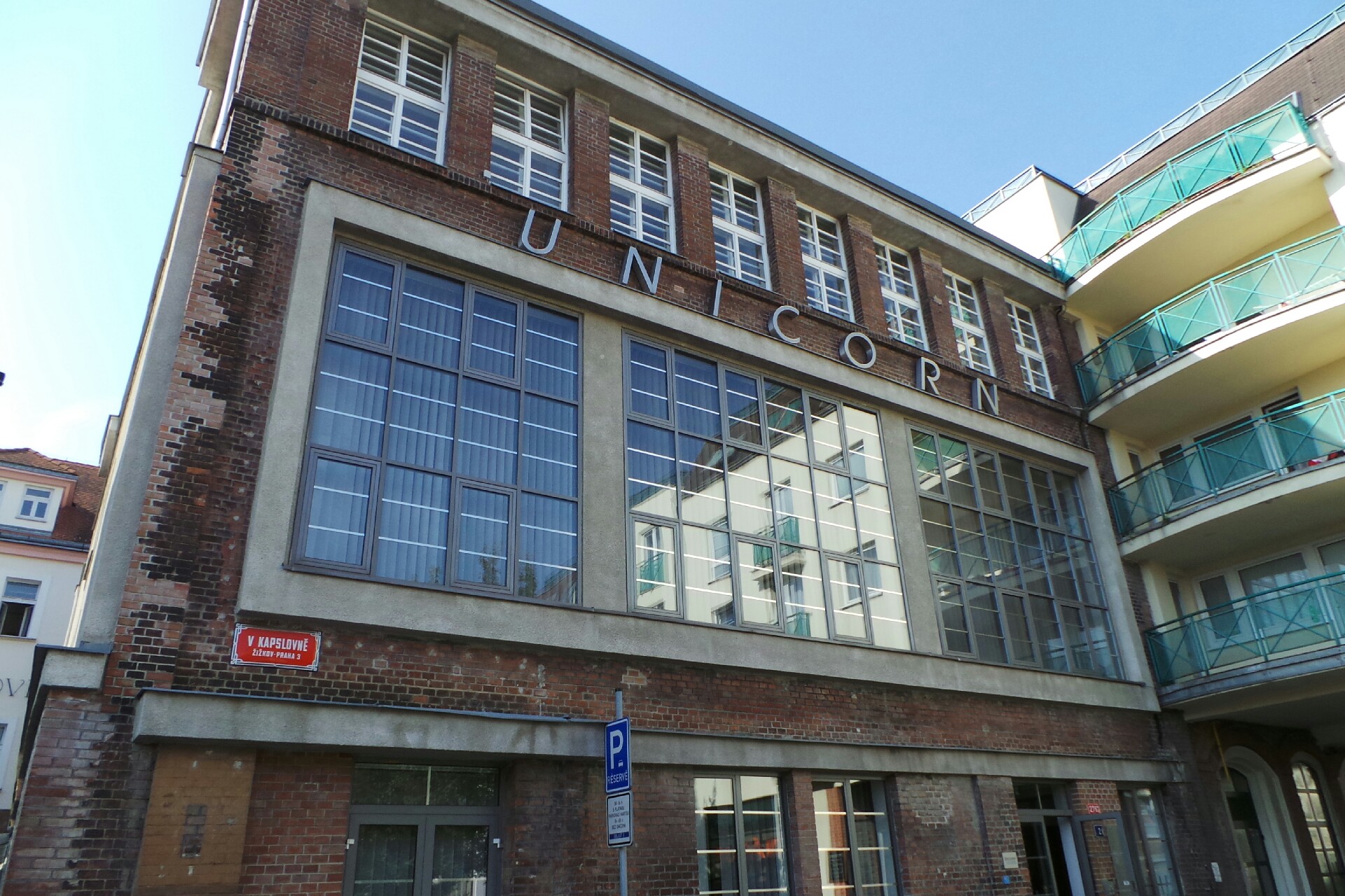 Unicorn Vysoká škola s. r. o.