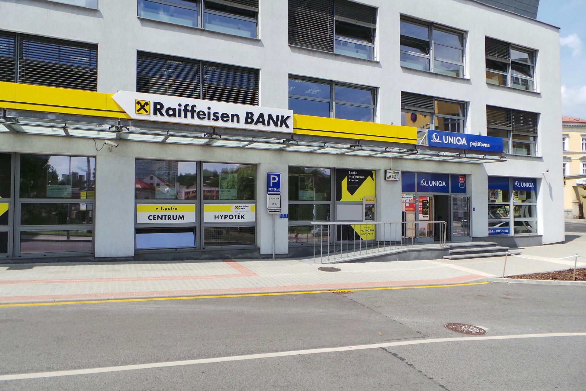Raiffeisenbank - bankomat foto 1