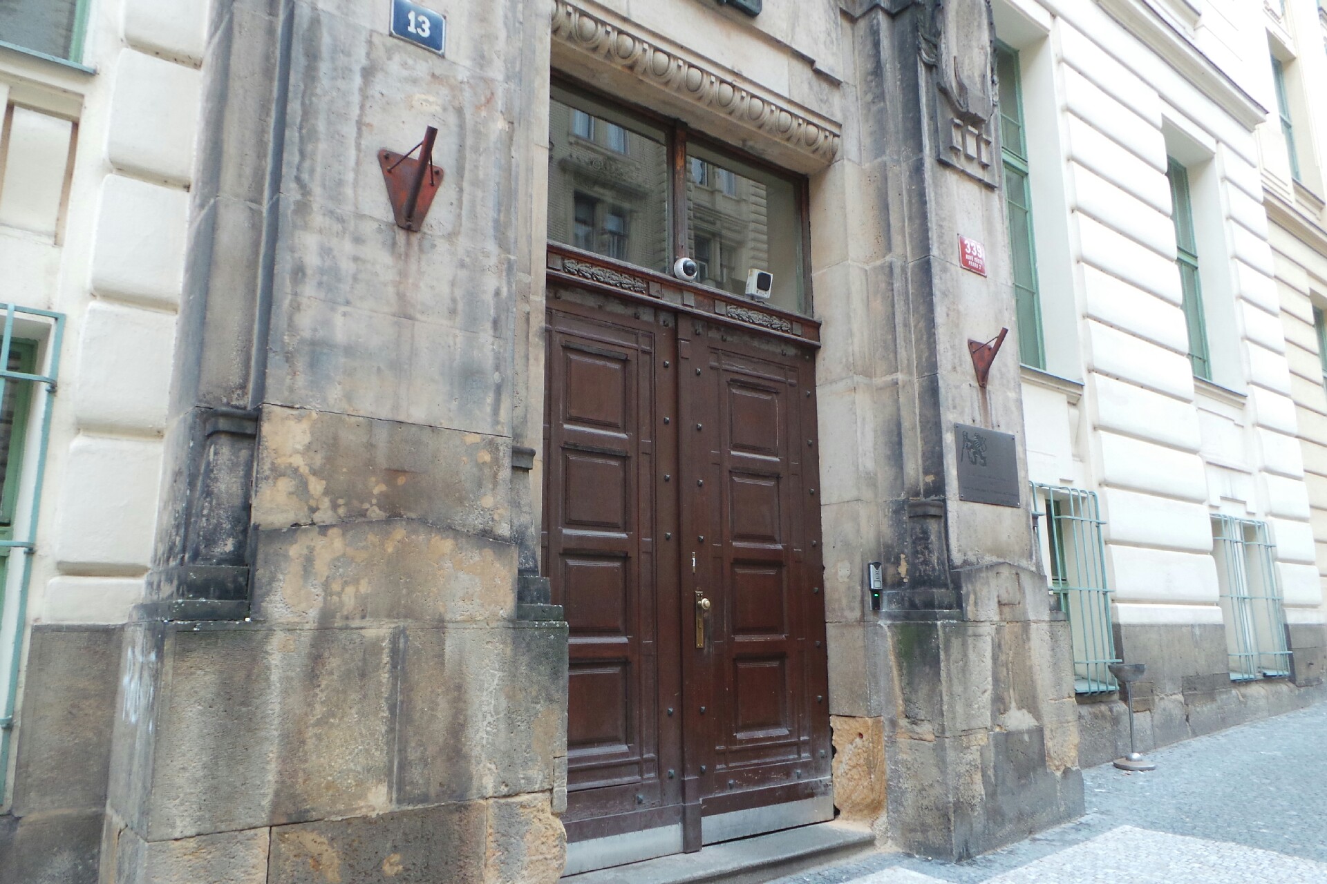 České vysoké učení technické v Praze - Katedra materiálů Fakulty jaderné a fyzikálně inženýrské