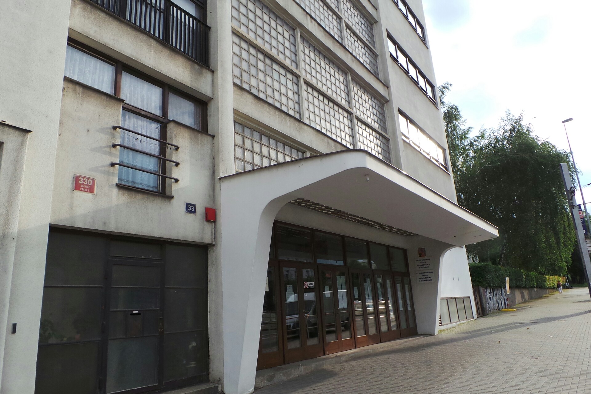 Gymnázium a Pedagogické lyceum, Praha 6, Evropská 33