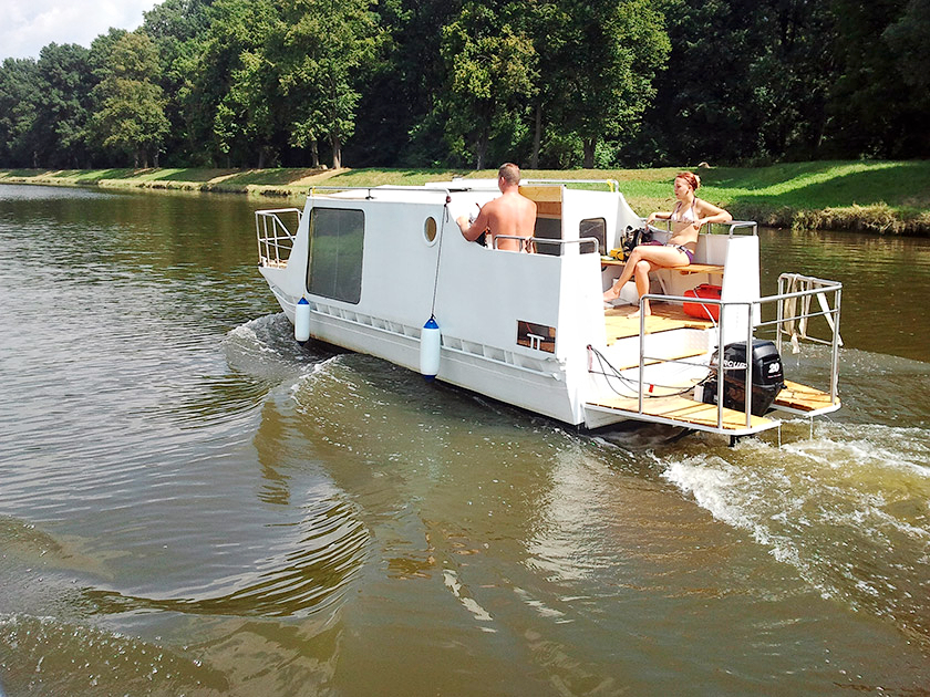 Baťák Hausboty - půjčovna lodí a hausbótů foto 3