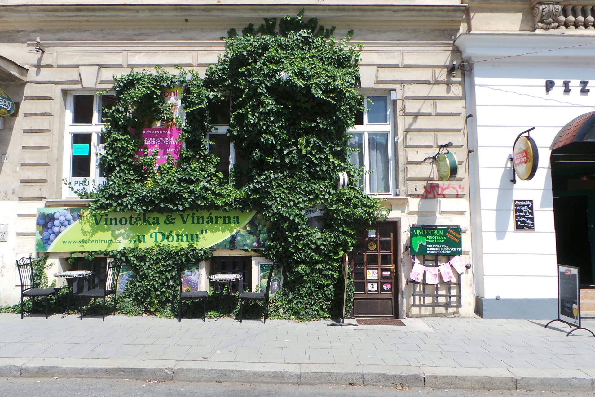 Vinotéka & Vinárna U Dómu