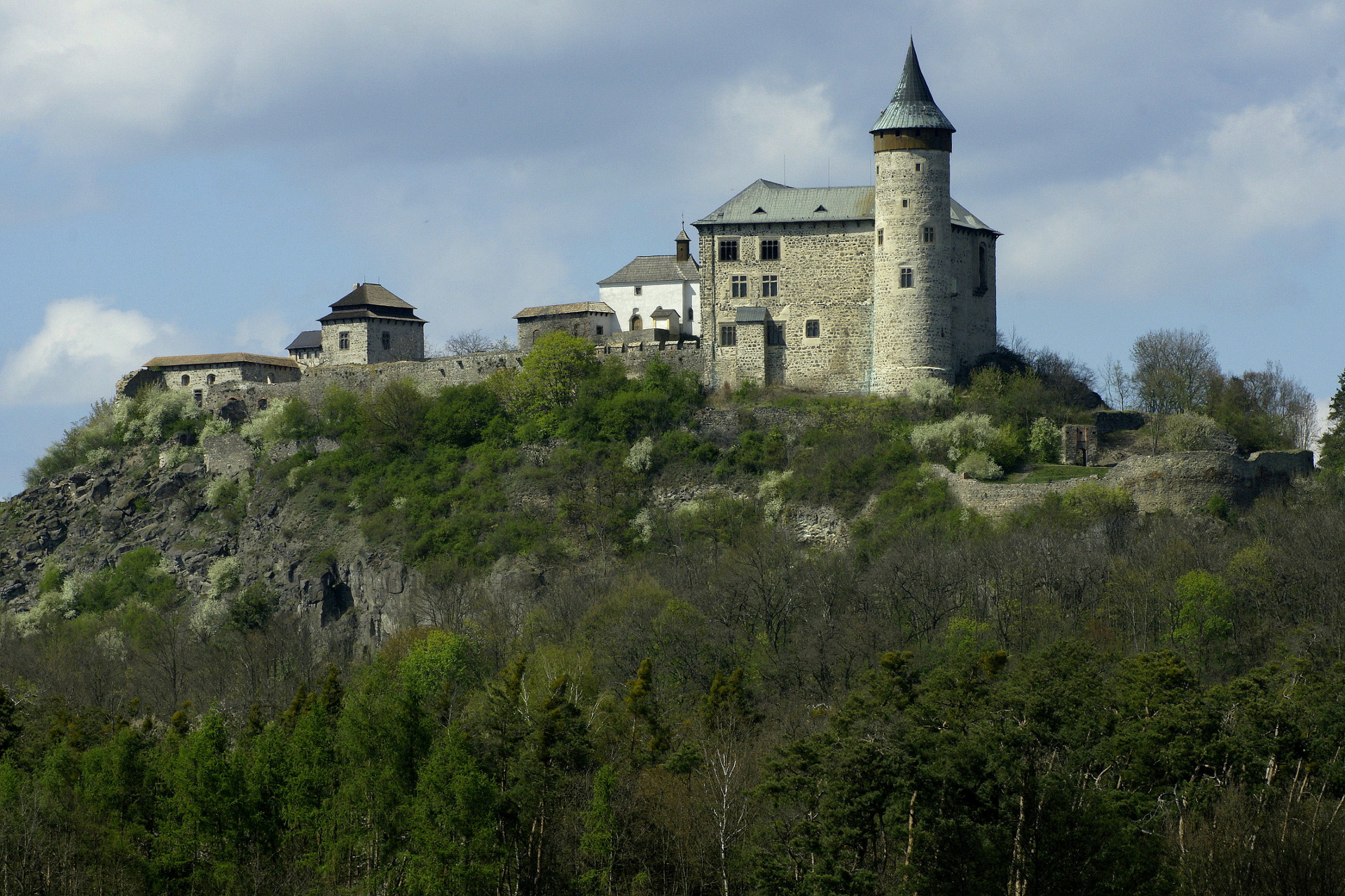 Státní hrad Kunětická hora foto 2