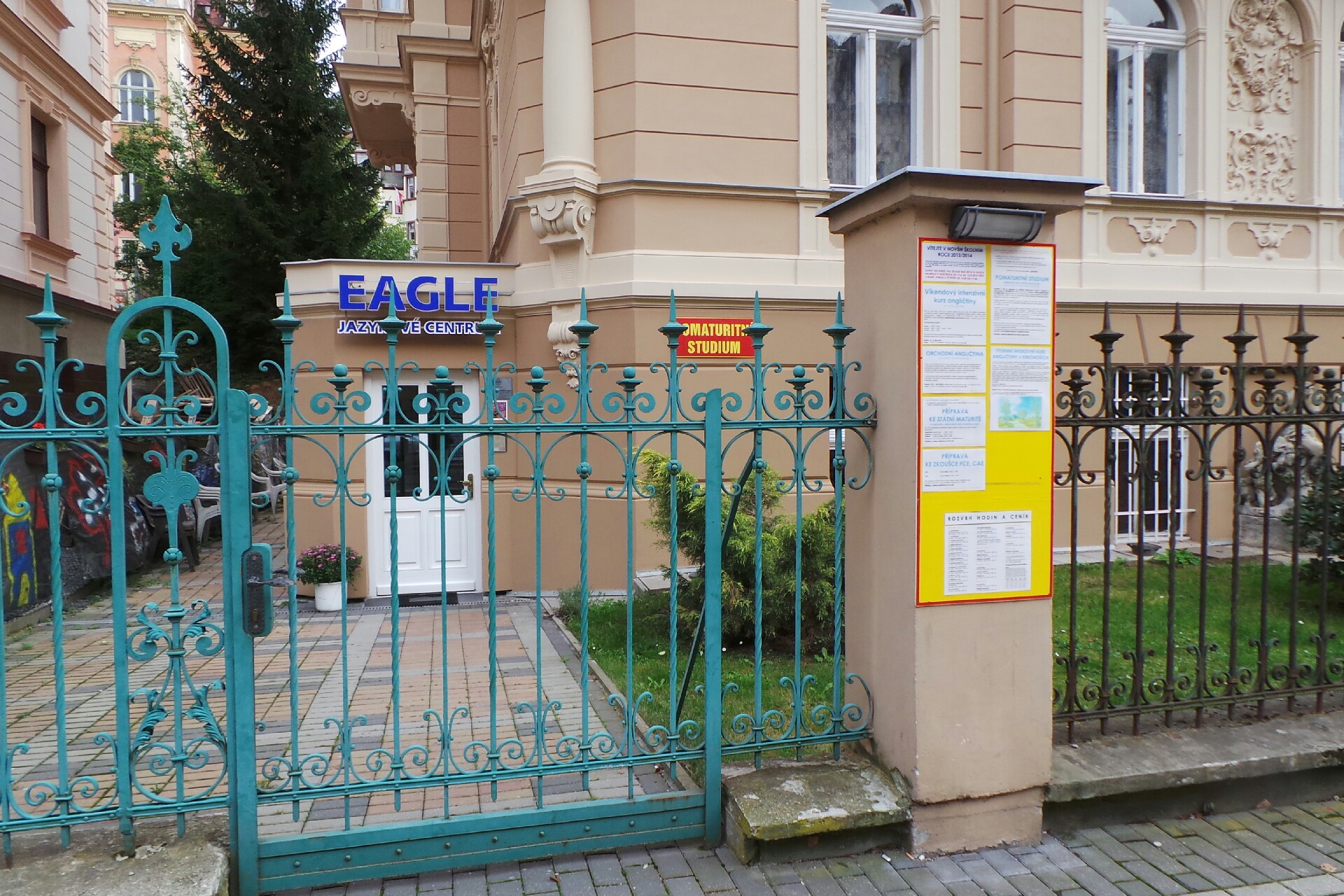 EAGLE - jazykové centrum