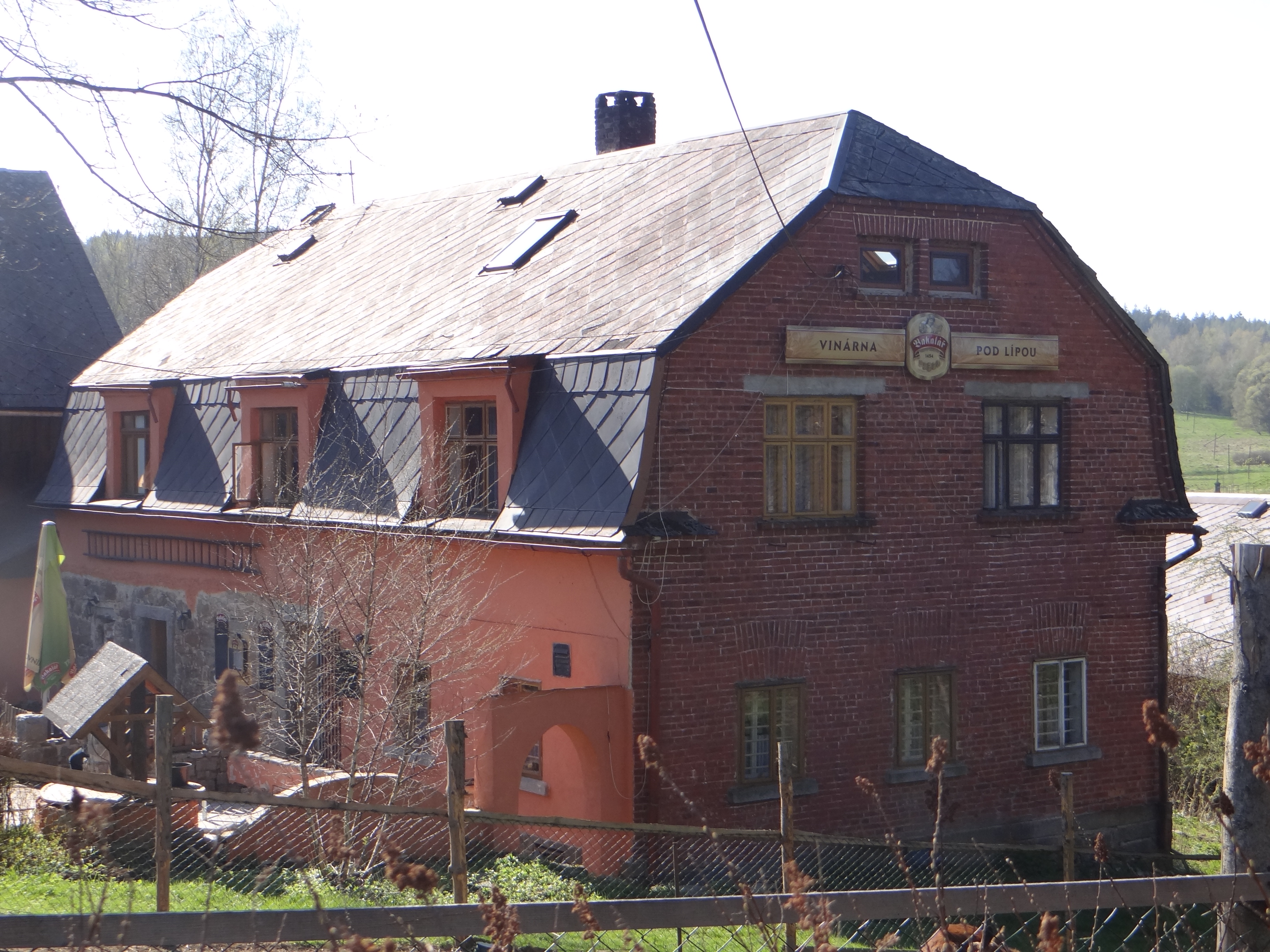 Vinárna Pod Lípou