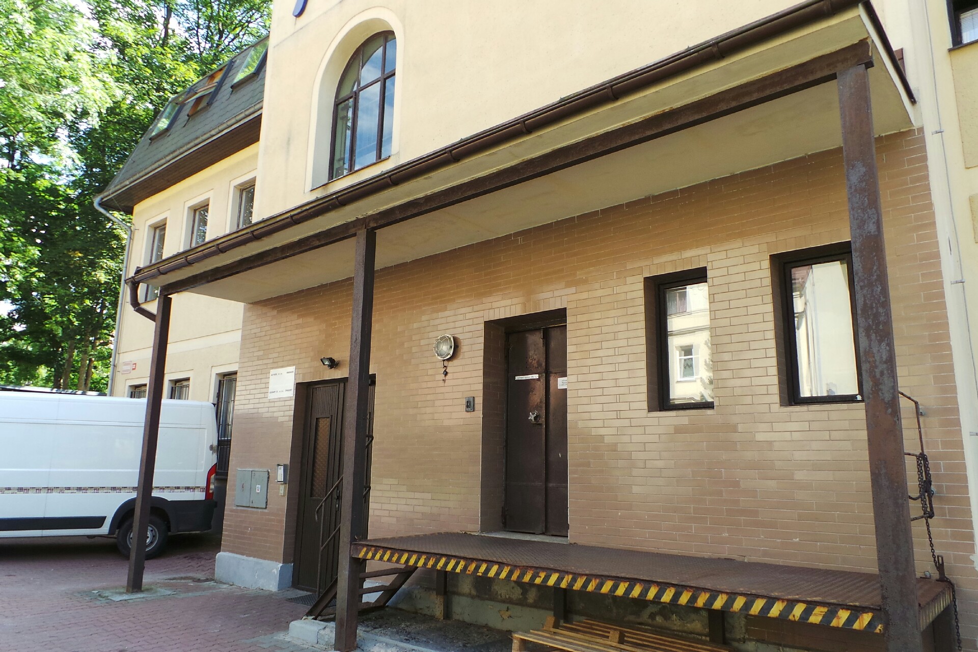 AG PLUS, spol. s r.o.