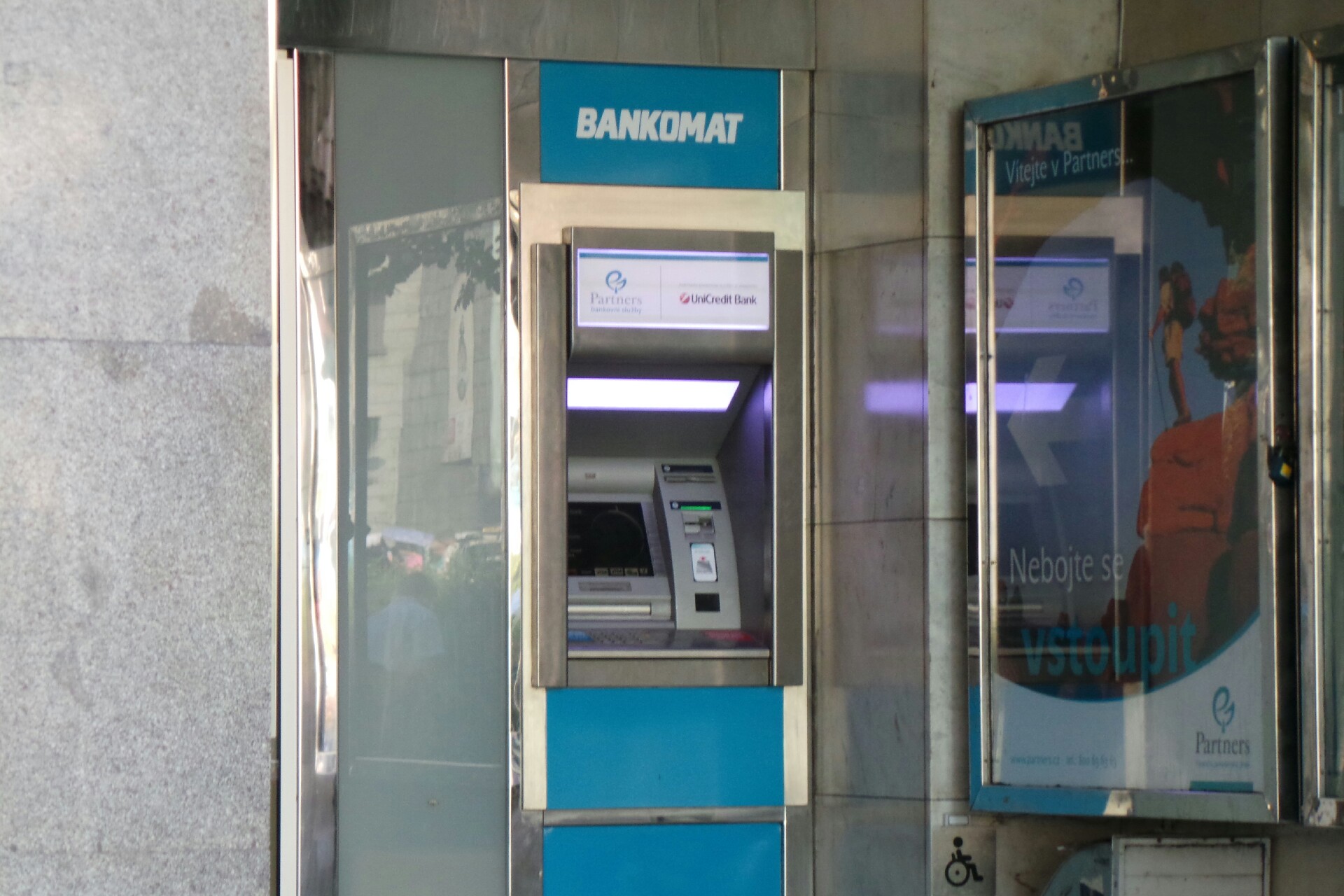 Bankomat UniCredit Bank Czech Republic