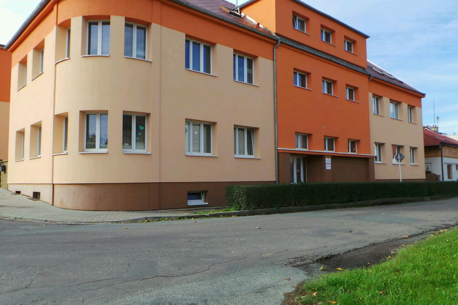 Dětský domov Nechanice a ŠJ