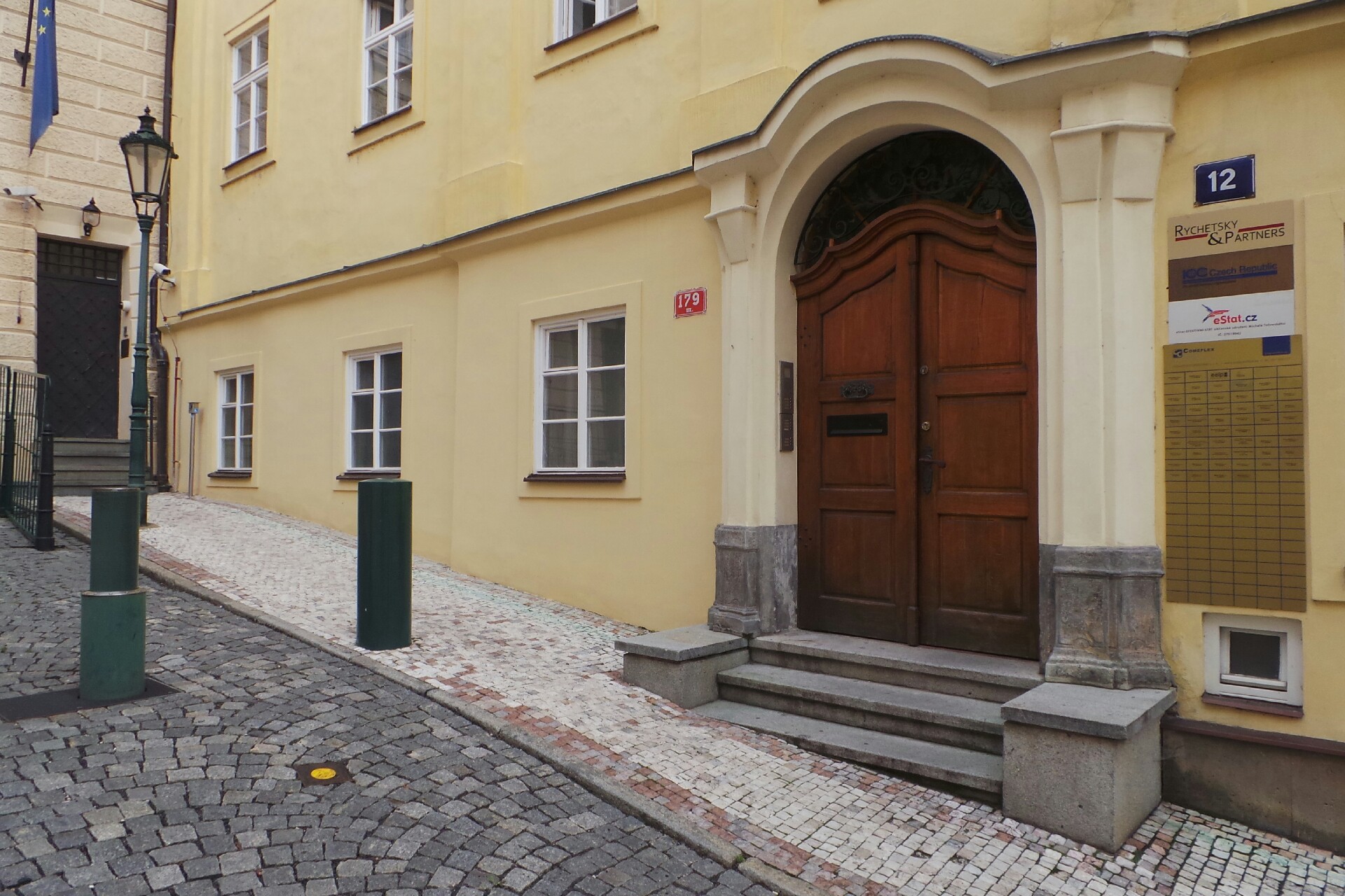 Institut pro správu dokumentů, z.s.