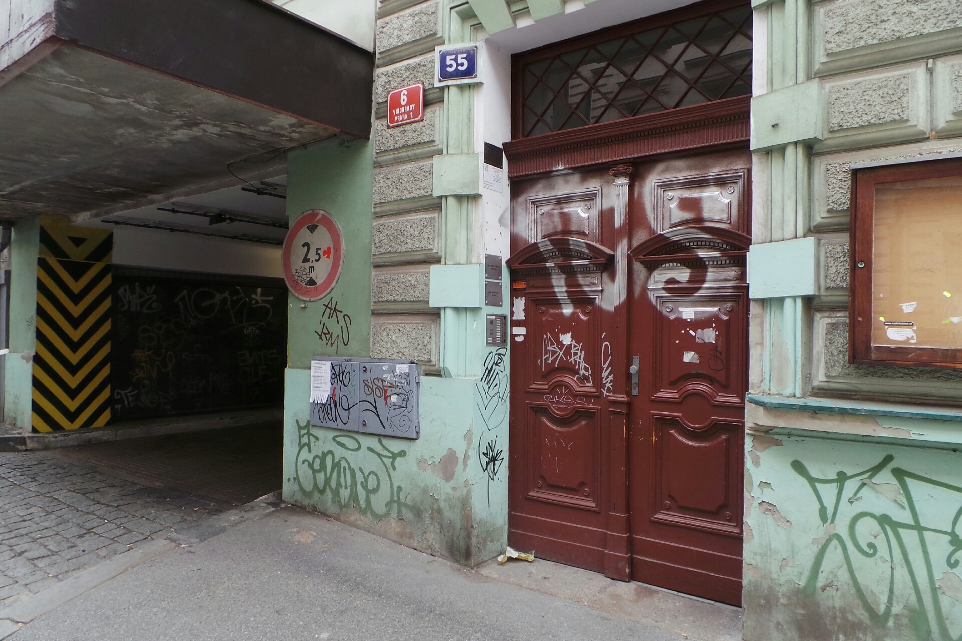 Mgr. Karel Hnilica, advokát