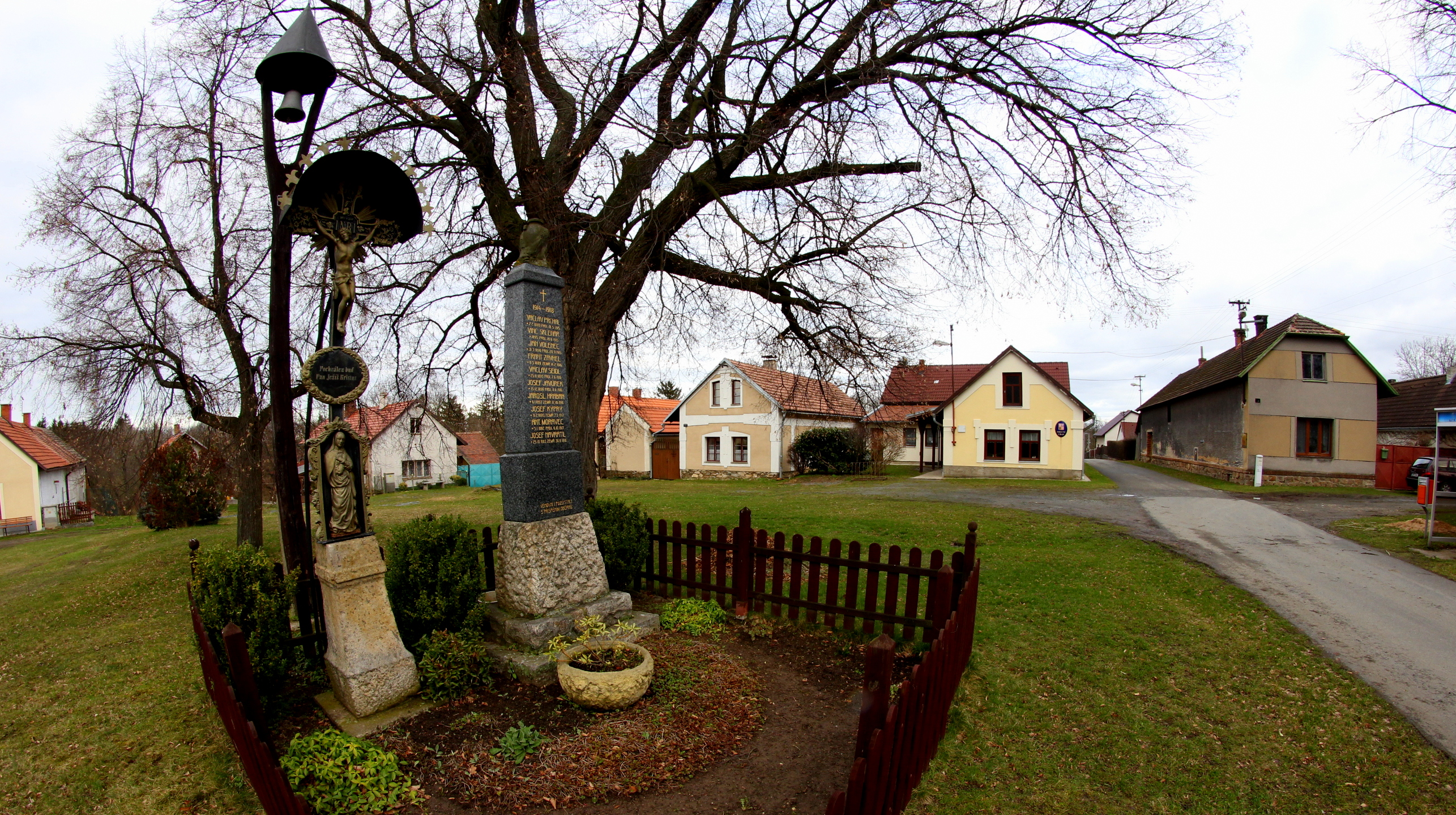 Adamov - obecní úřad foto 2