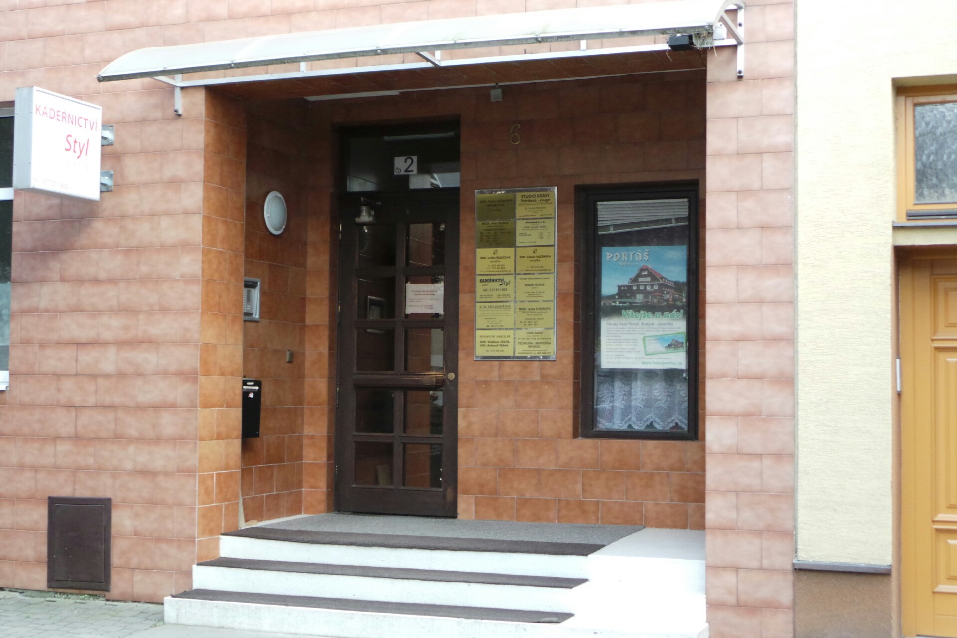 JUDr. Lenka Řezáčová