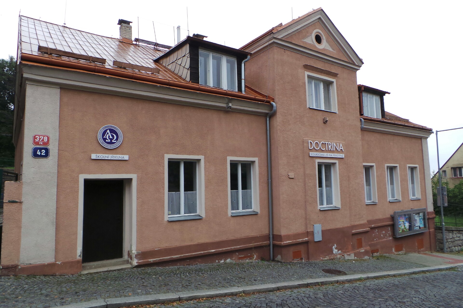 DOCTRINA - střední škola, základní škola a mateřská škola, s.r.o. foto 1