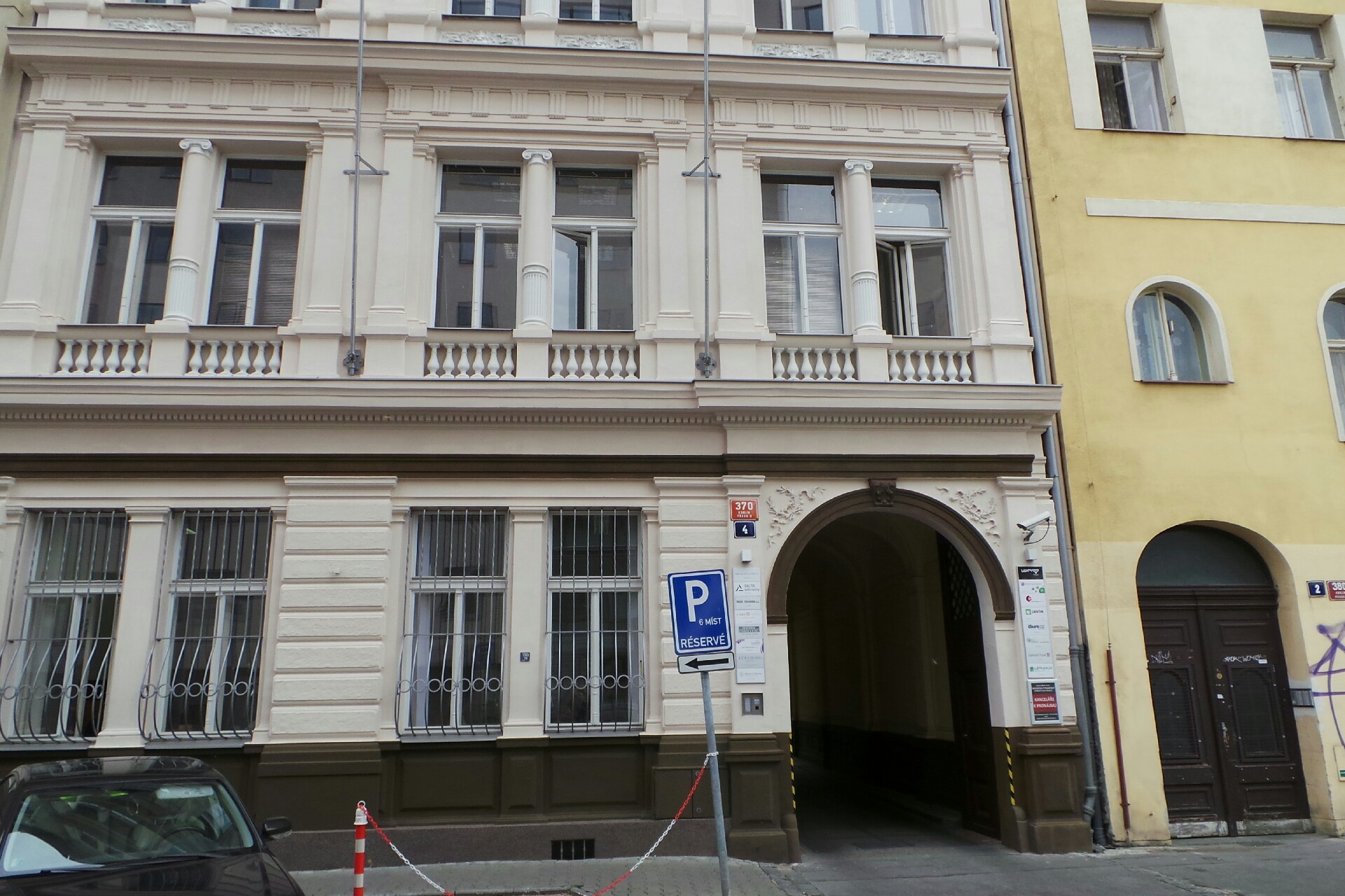 EFEKTA investiční zprostředkovatel s.r.o.