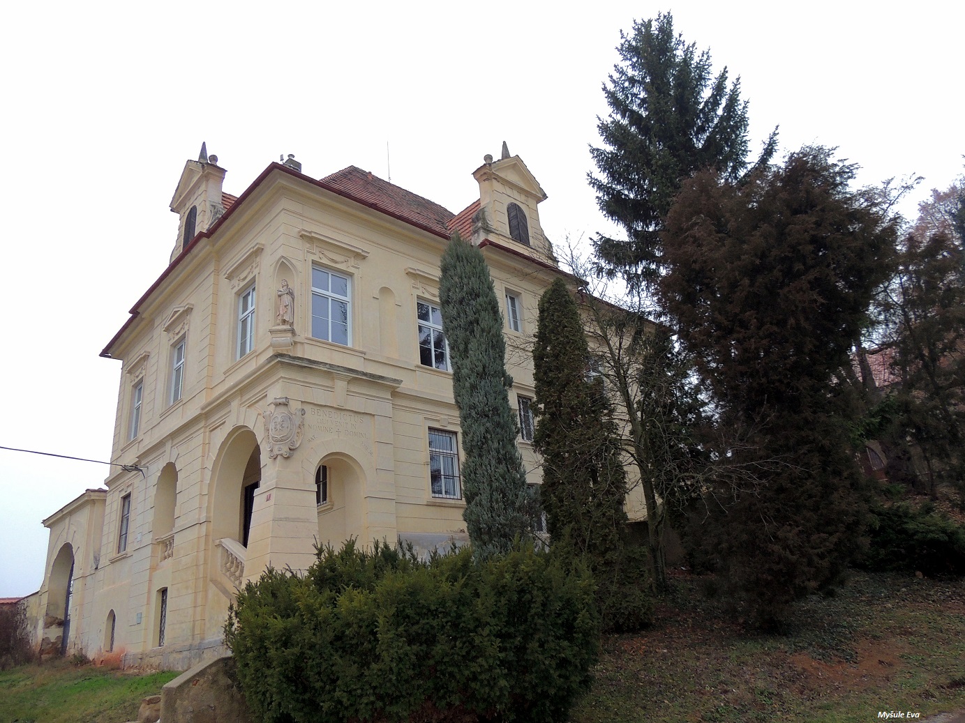 Kvílice - obecní úřad foto 4