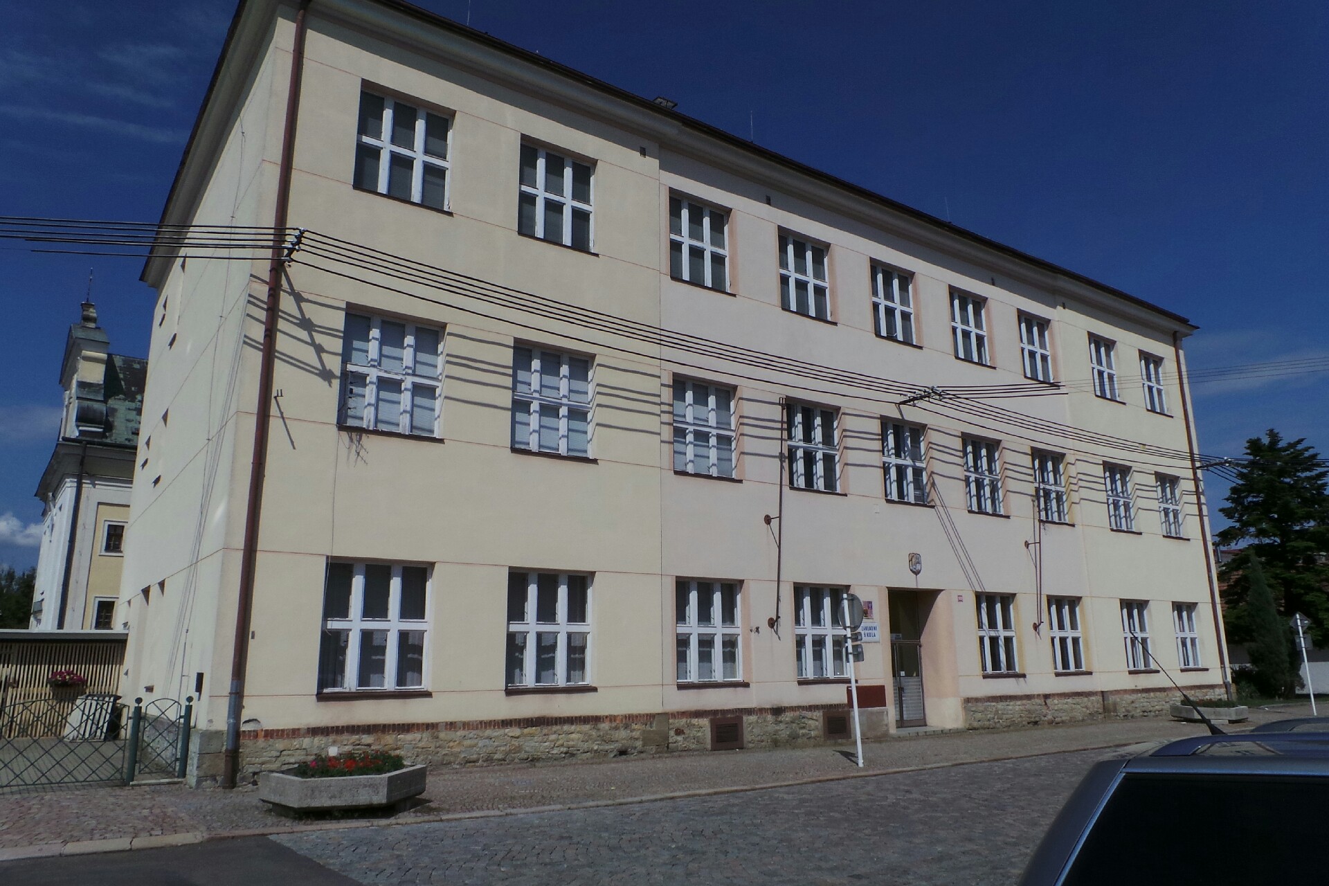 ZŠ Holice, Komenského