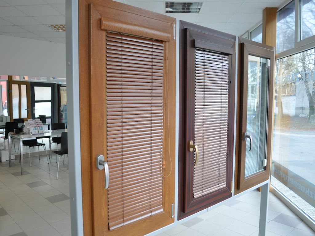 PVC OKNA s.r.o. -  Plastová okna a dveře