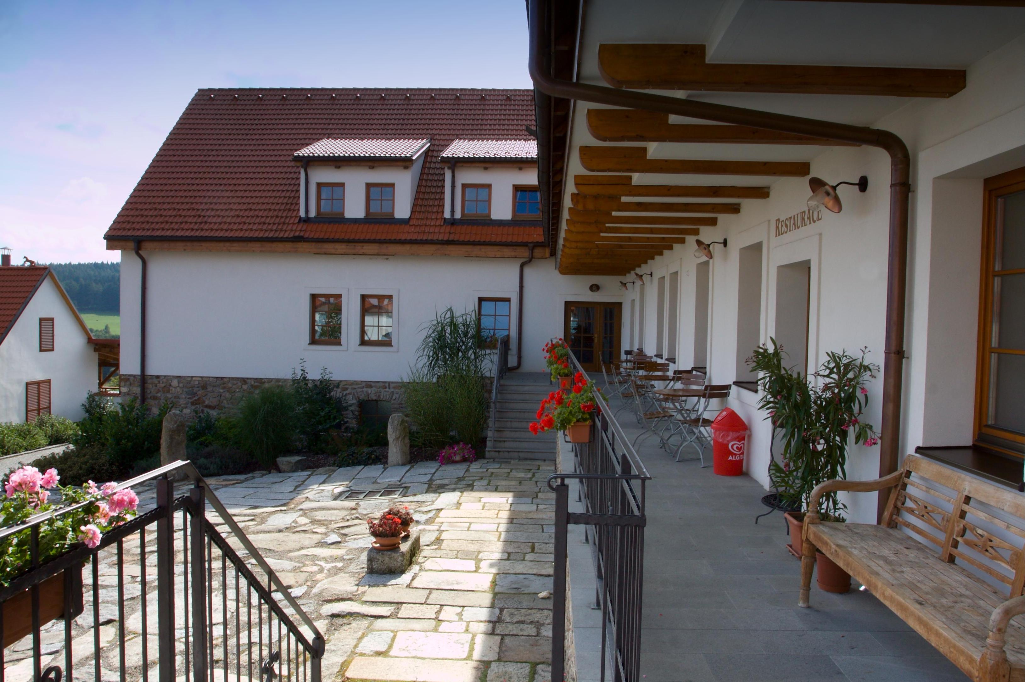 Restaurace Dvůr Krutěnice