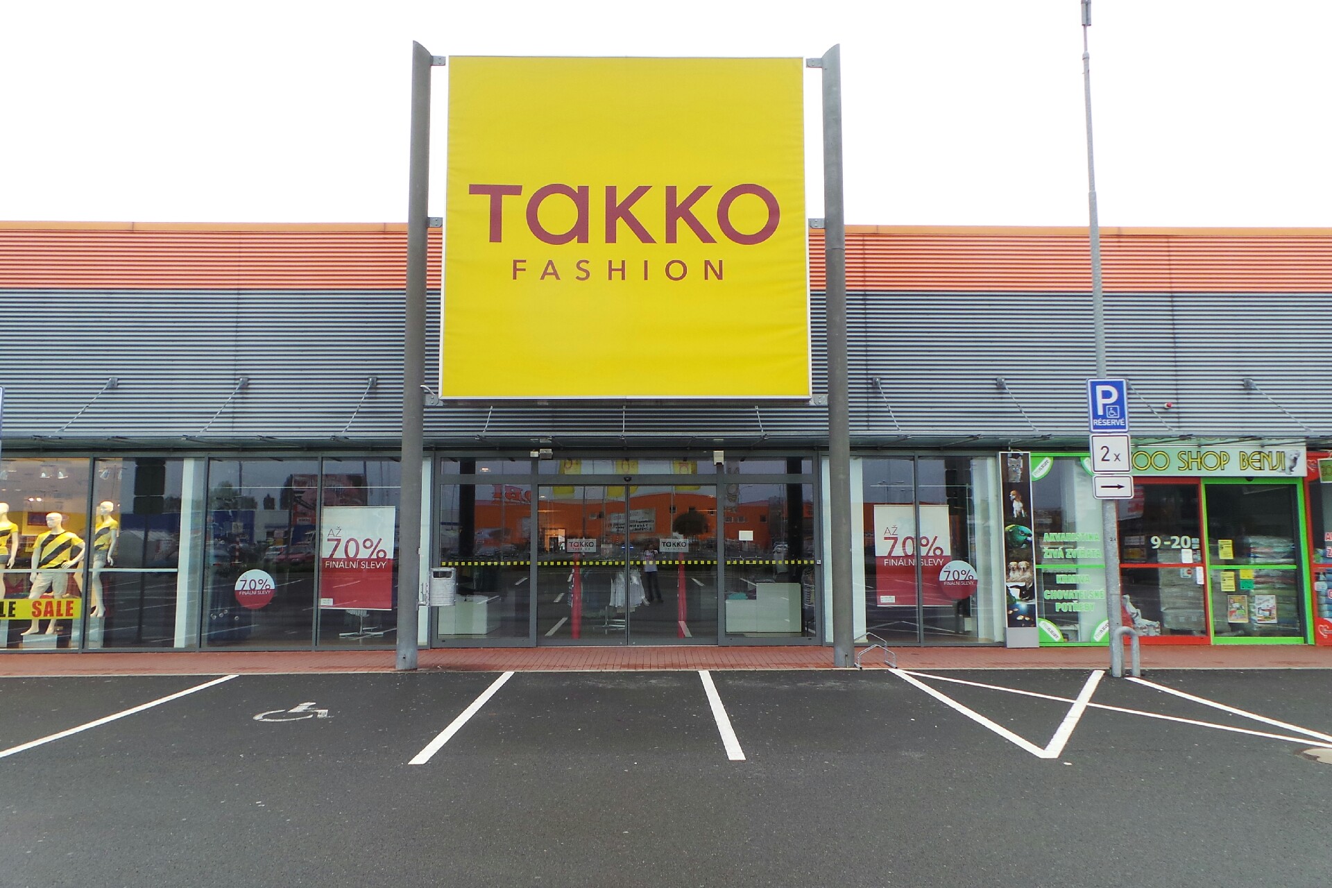 TAKKO FASHION