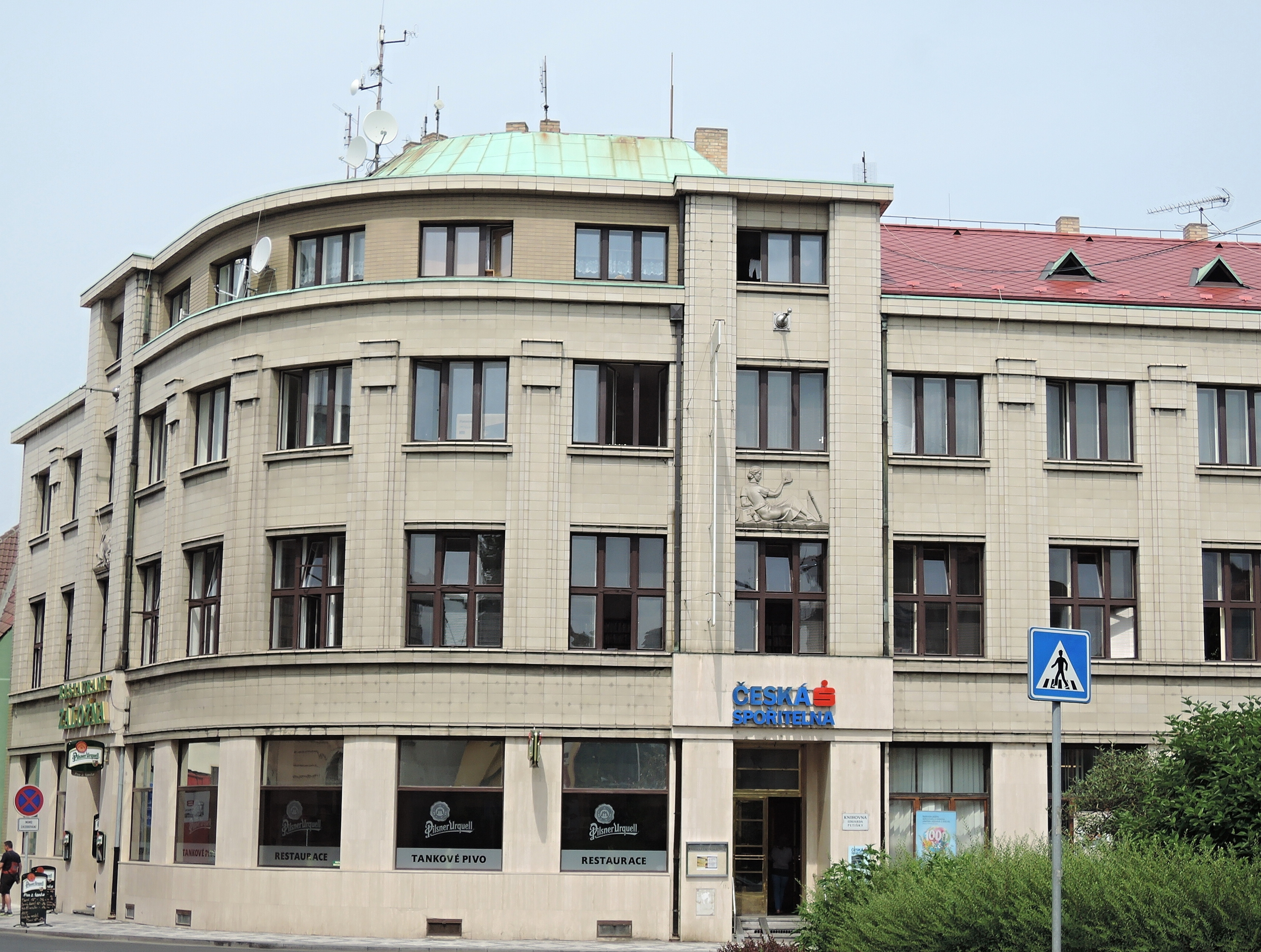 Knihovna Eduarda Petišky