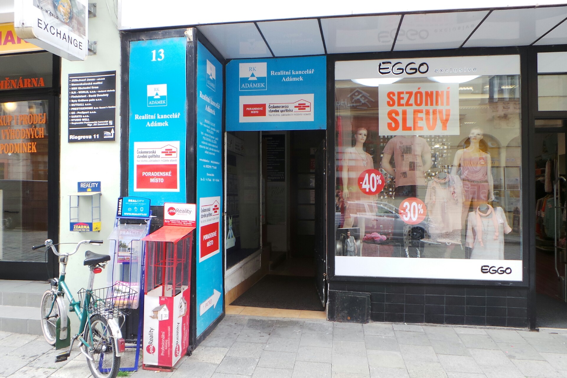 H. P. - WORLD, s.r.o.