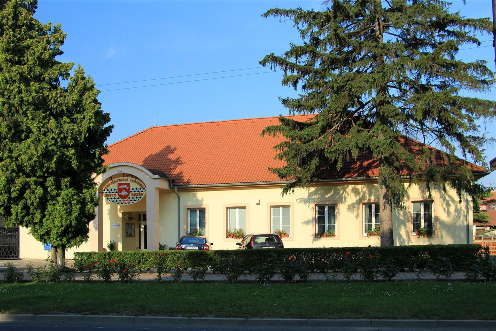 Krytý bazén Hrušovany nad Jevišovkou