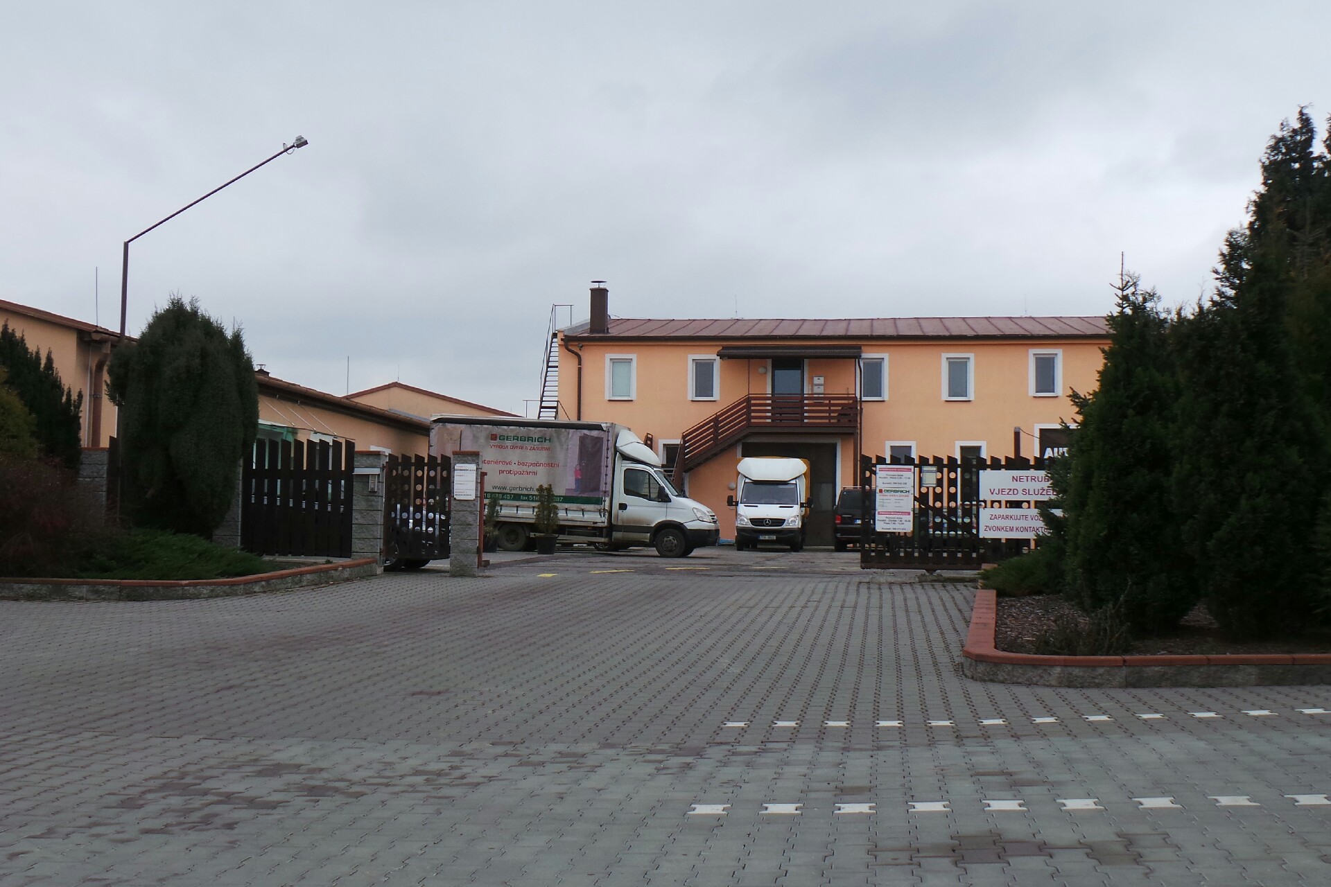 INTERIERSERVIS OSTRAVA, s.r.o.