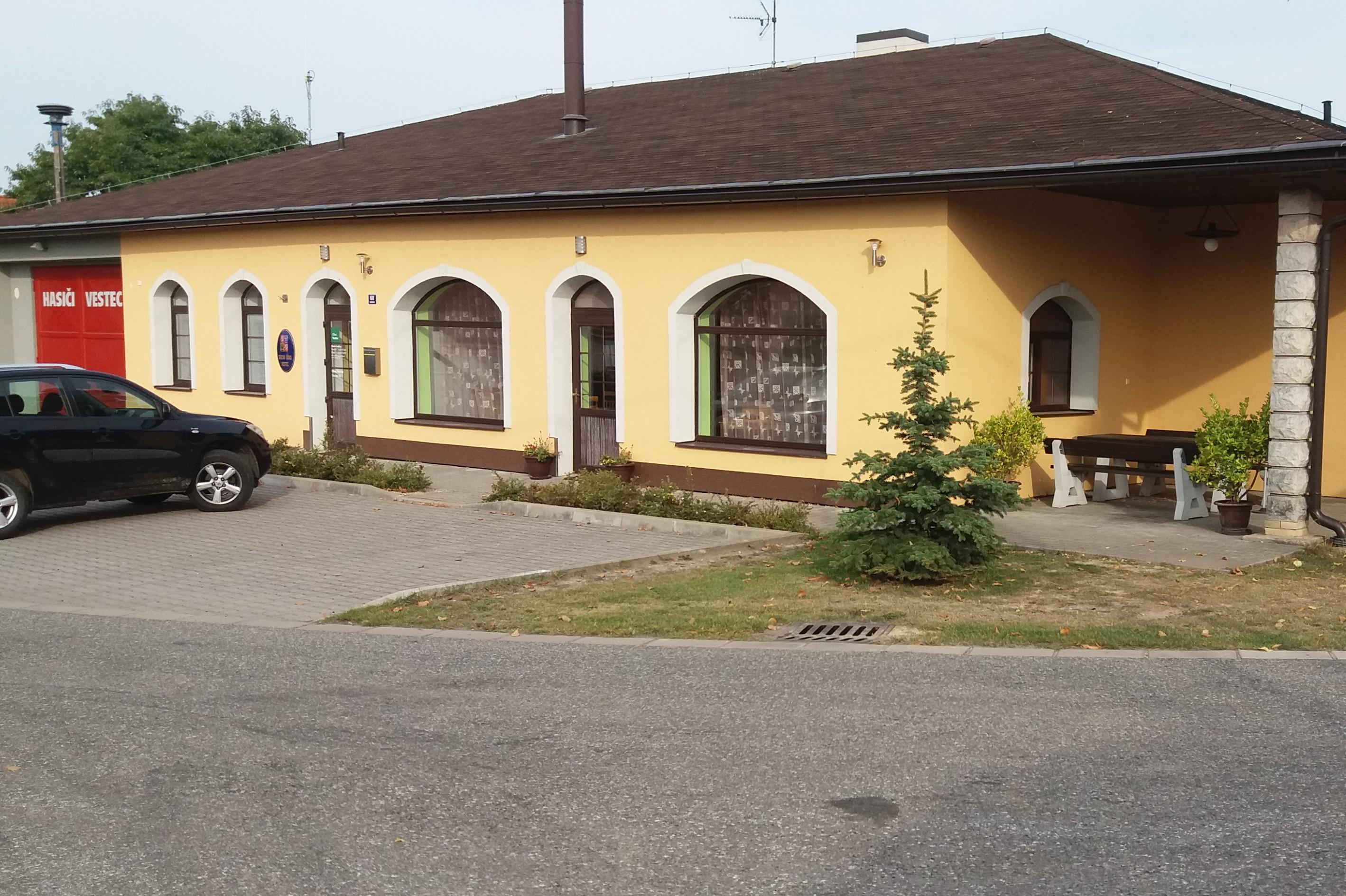 Vestec  - obecní úřad