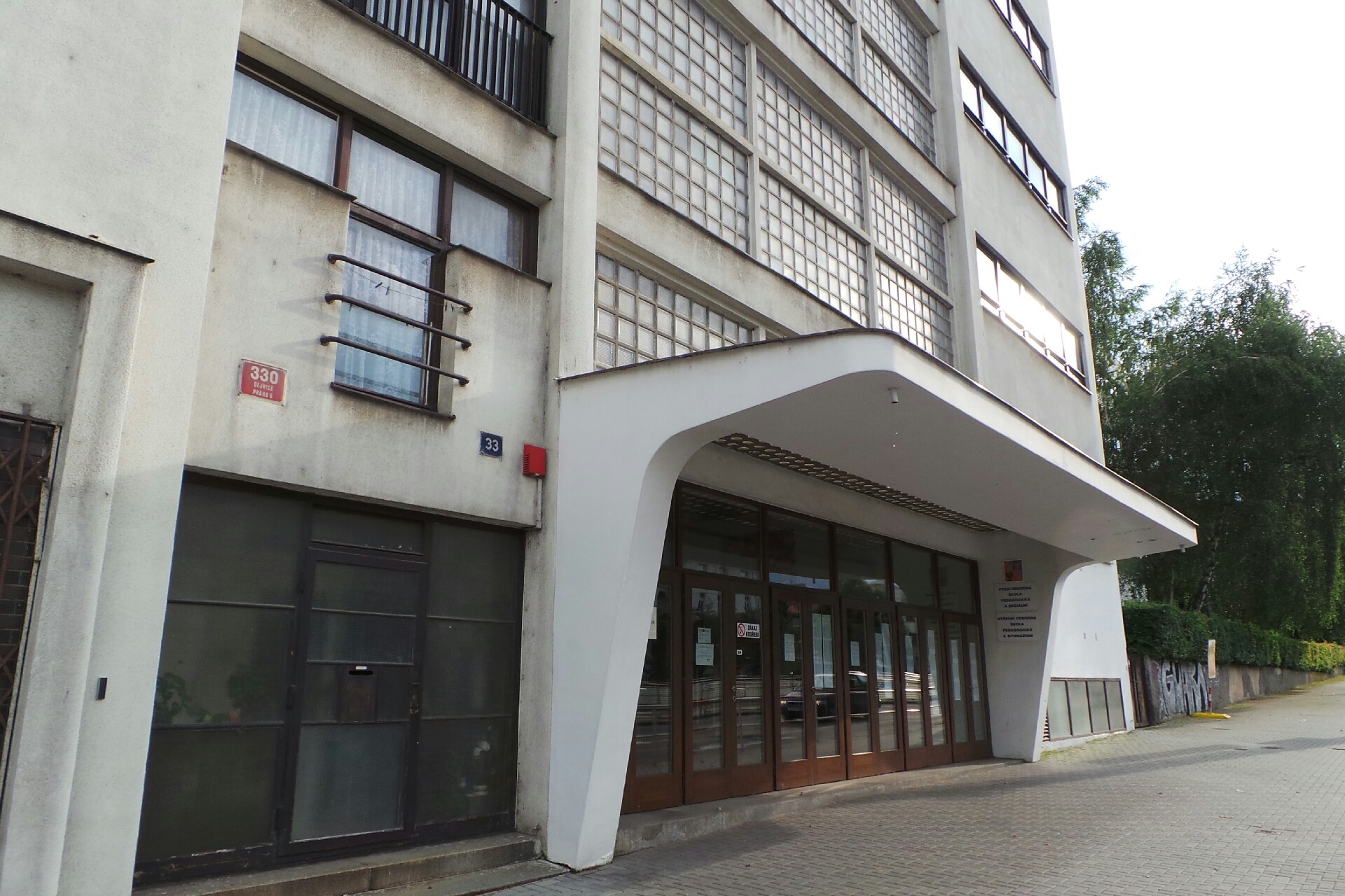 Vyšší odborná škola pedagogická a sociální, Praha 6, Evropská 33