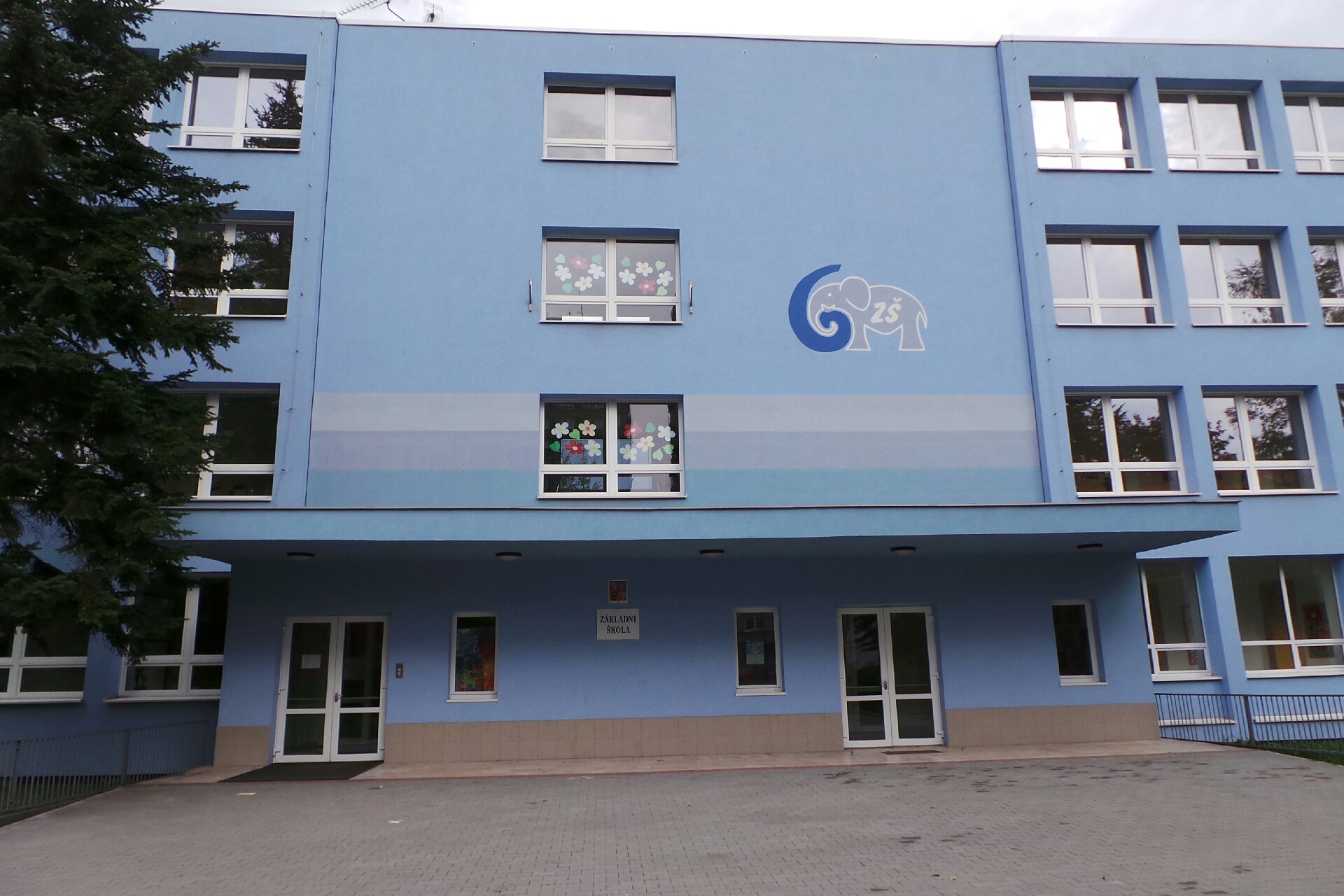 ZŠ Frýdek-Místek, Pionýrů foto 1