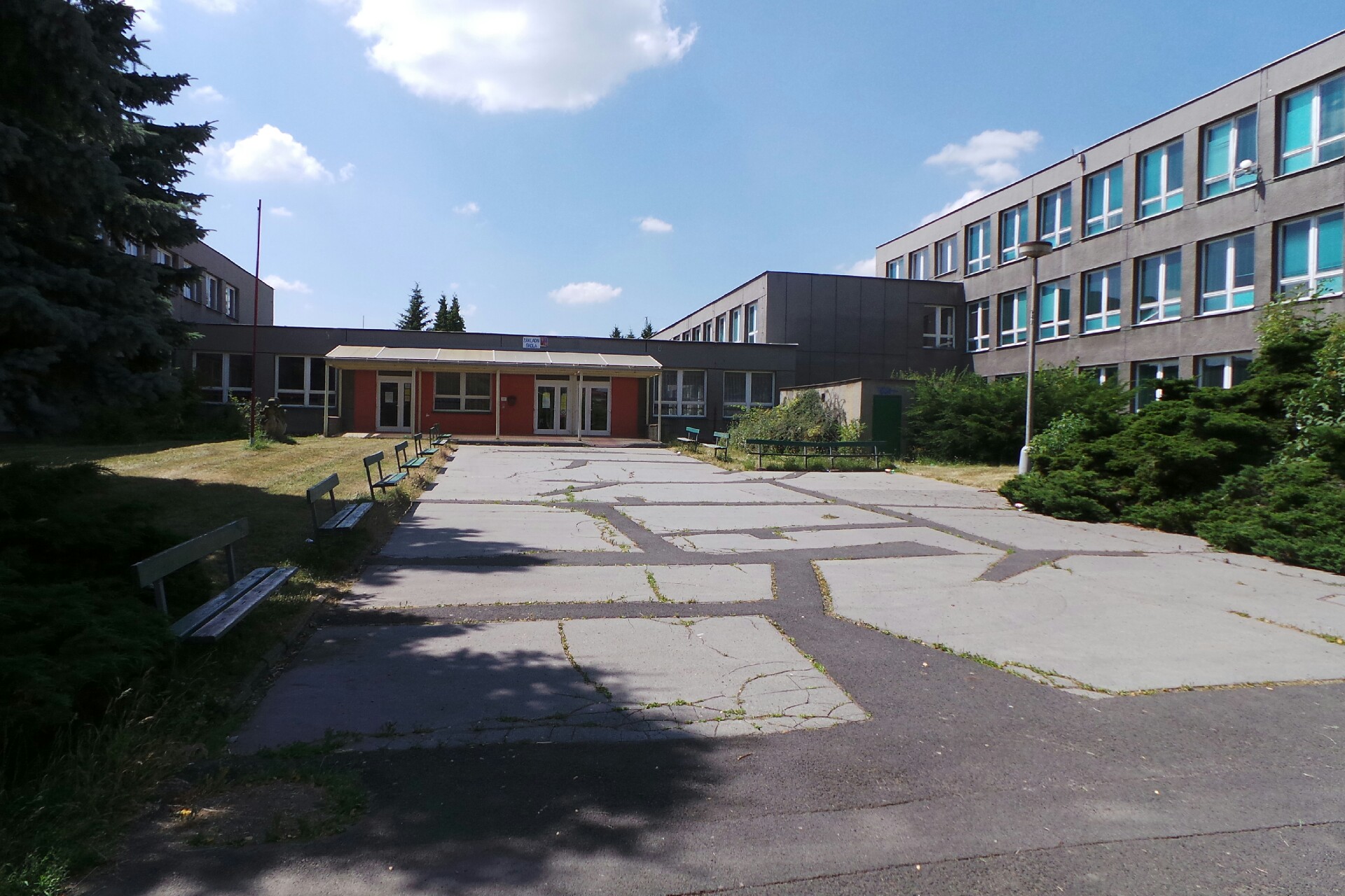 13. Základní škola Březenecká